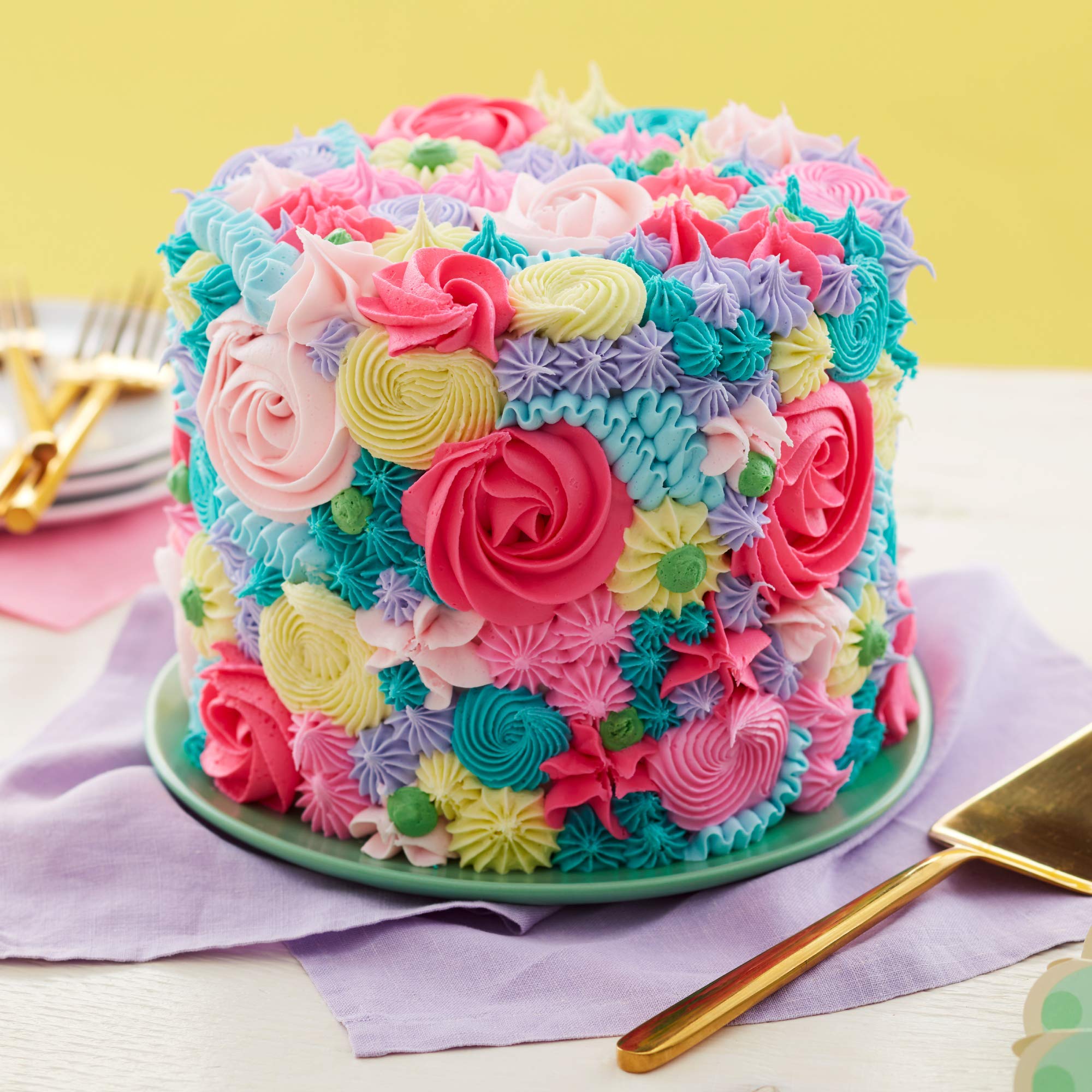 Buy Wilton Deluxe Cake Decorating Kit with Piping Tips and Pastry Bags