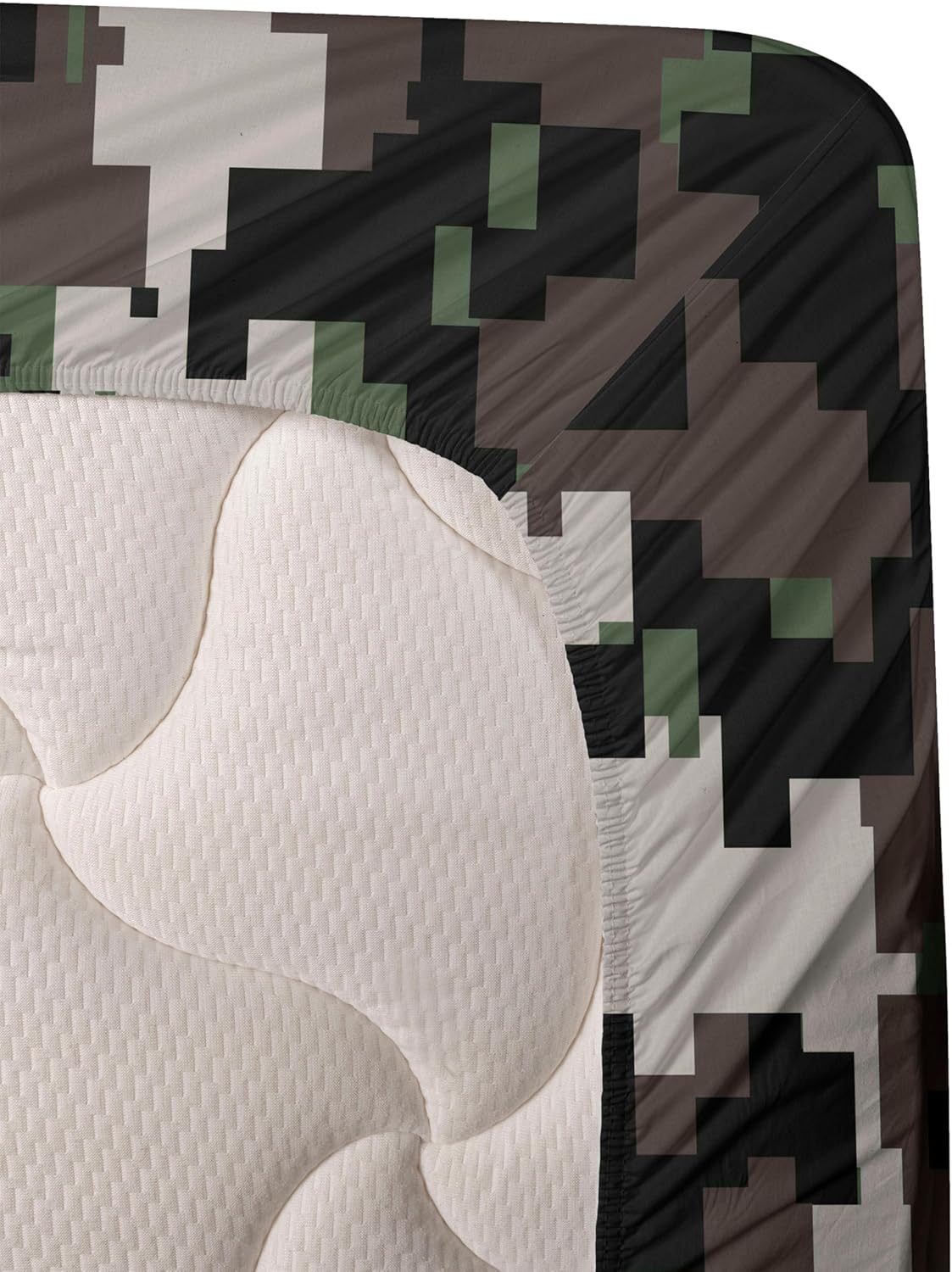 Ambesonne Camo Sheet Set, Pixelated Pattern Digital Effect Modern Conceptual Camouflage Texture, Fitted and Flat Sheet with Pillowcases Bedding Accent 4 Piece Set, Full, Green Beige