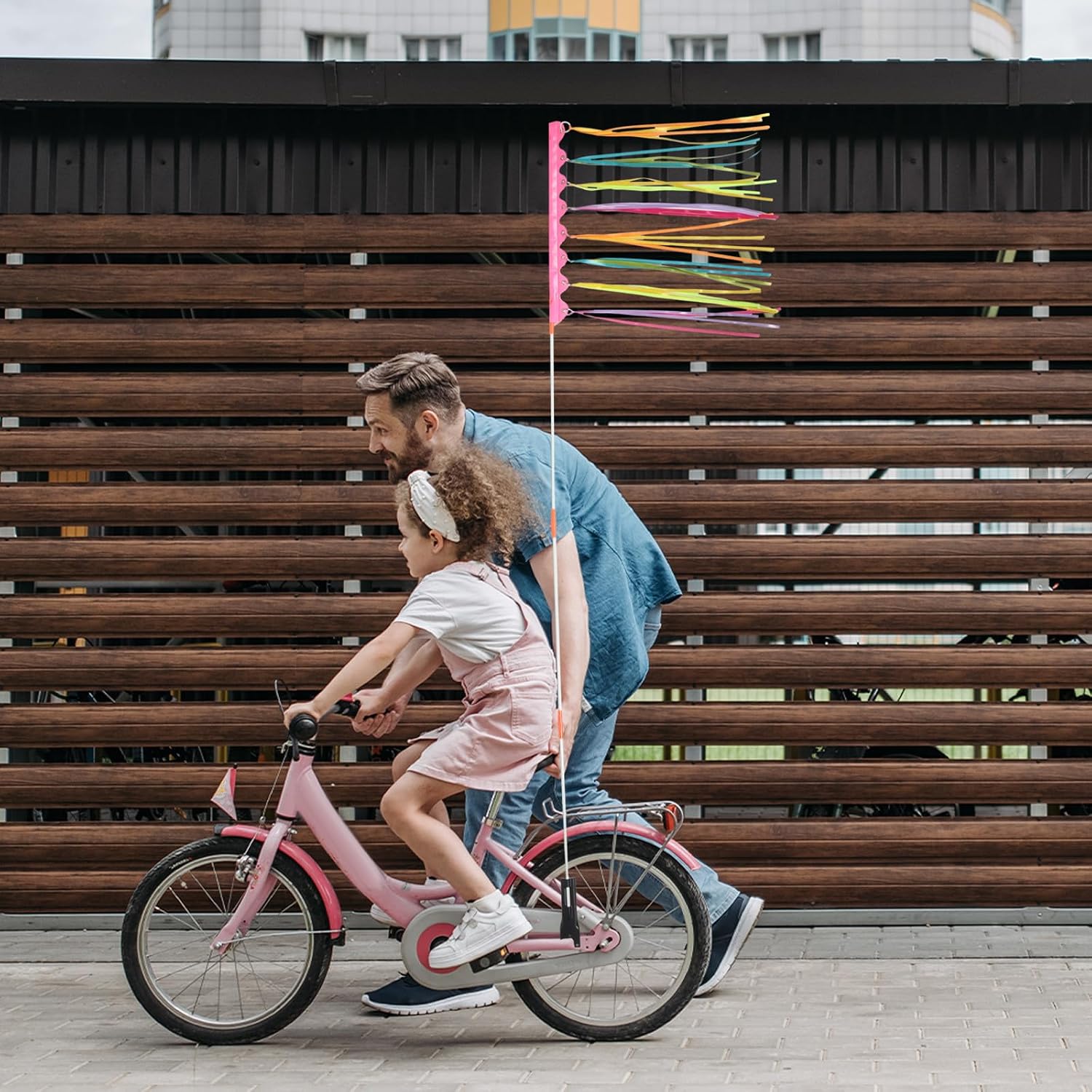 YARNOW Bike Safety Flag Lightweight Polyester Material with Pole with Effective Warning Function Cycling Safety for Bicycle and Bike Trailers for Outdoor Riding and Riding Environments