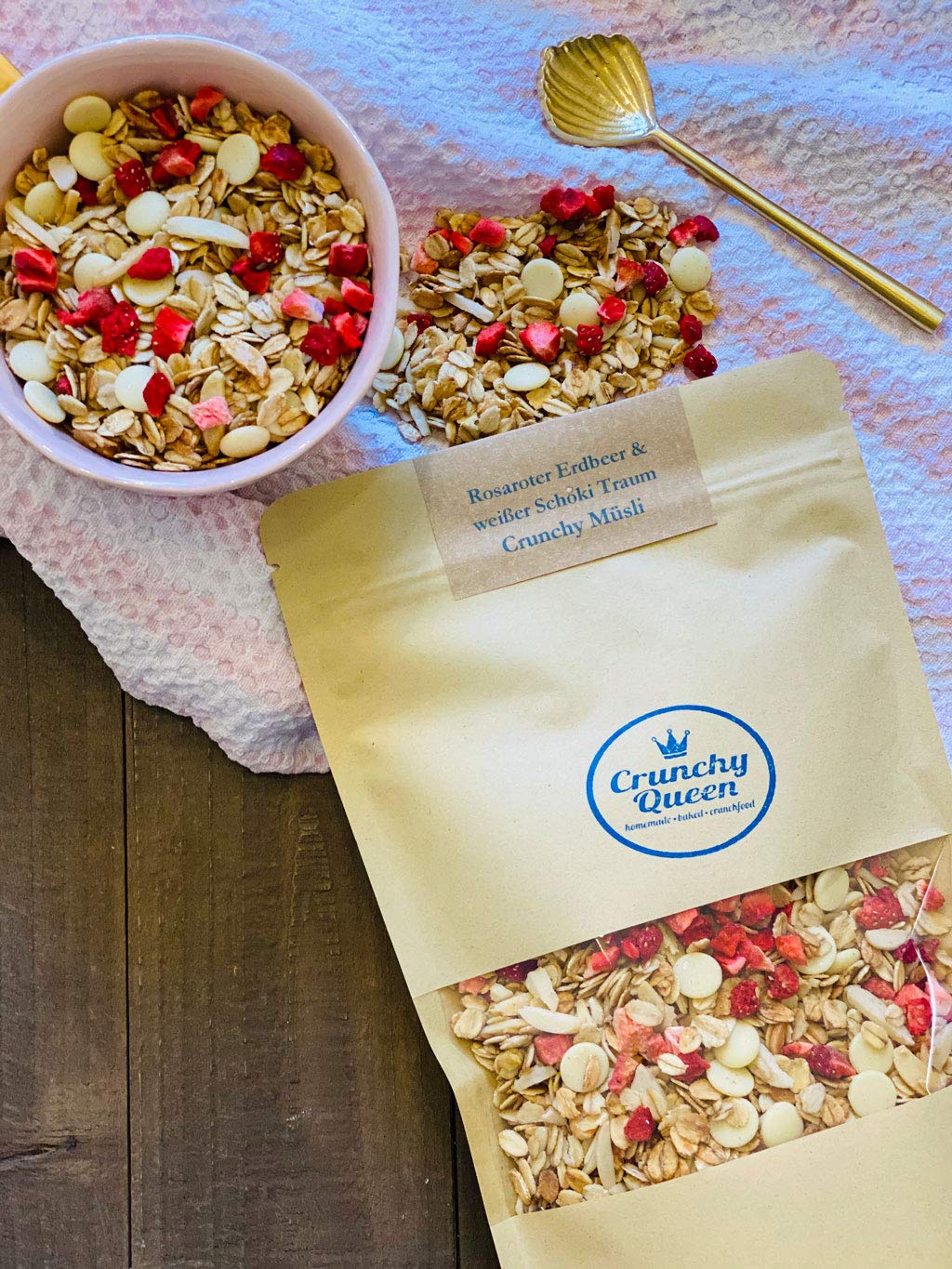 Crunchy Queen Kundenlieblinge Granola Knuspermüsli | Je 1x Proteinmüsli, Nussmüsli, Früchtemüsli | Handgemacht | Sparpaket | Crunchy Topping für Smoothiebowl & Müsli | Müsli ohne Zucker | 3x 340g