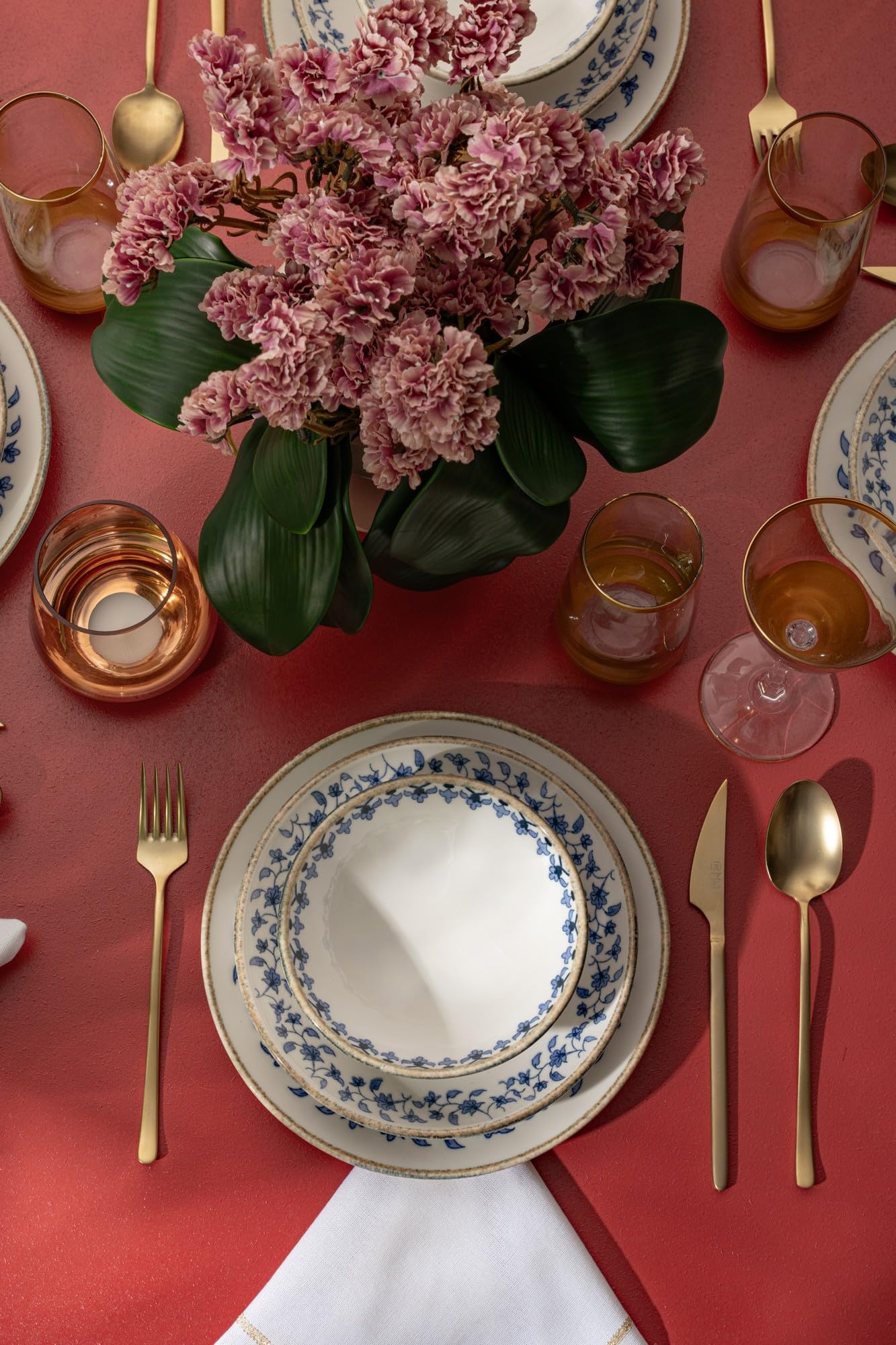 Elegancki 18-częściowy zestaw obiadowy, 100% porcelana, niebieska i biała, w zestawie 6 talerzy serwisowych (25 cm), 6 talerzy (21 cm), 6 miseczek (400 ml), idealny na posiłki i rozrywki