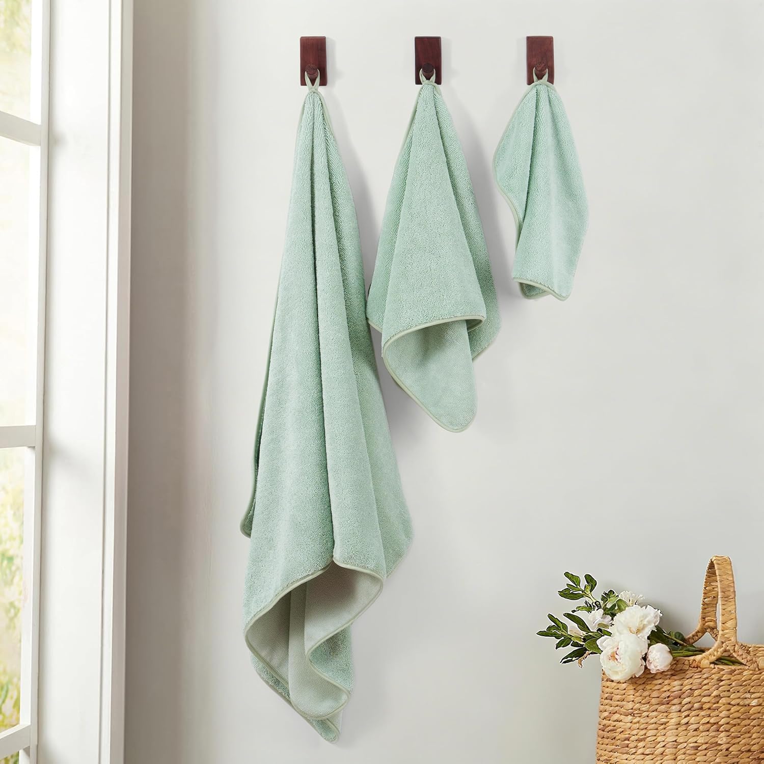 Ring Spun Terry Microfiber Bath Towel Set, 3 Piece, Oversize, Quick Dry, Lint Free, Includes Bath, face, and Hand Towels (Green) - Image 3