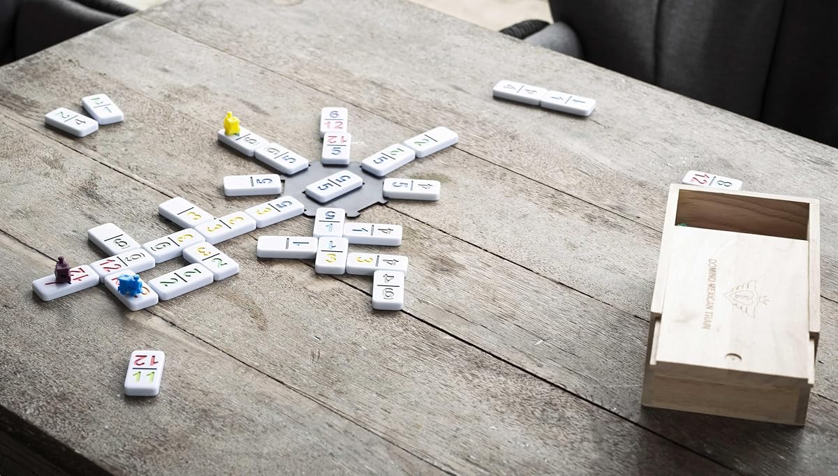 Engelhart – 250180 – Mexican Train – wersja z cyframi – domino D12 – pudełko drewniane – 91 kamieni – 8 pociągów – 2–8 graczy