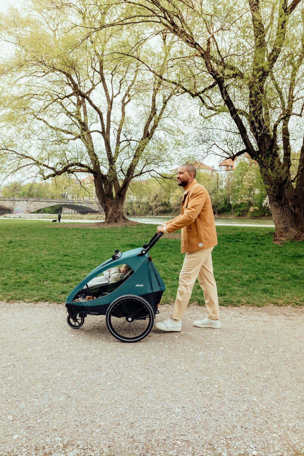 hauck Remorque Velo et Poussette 2 Enfants 2-en-1 Dryk Duo (6 Mois à 120 cm / 22 kg), inclus Barre d'Attelage, Attache Vélo, Roue Avant, Fanion et Feu Arrière – Pliable, Coffre XL – Gris