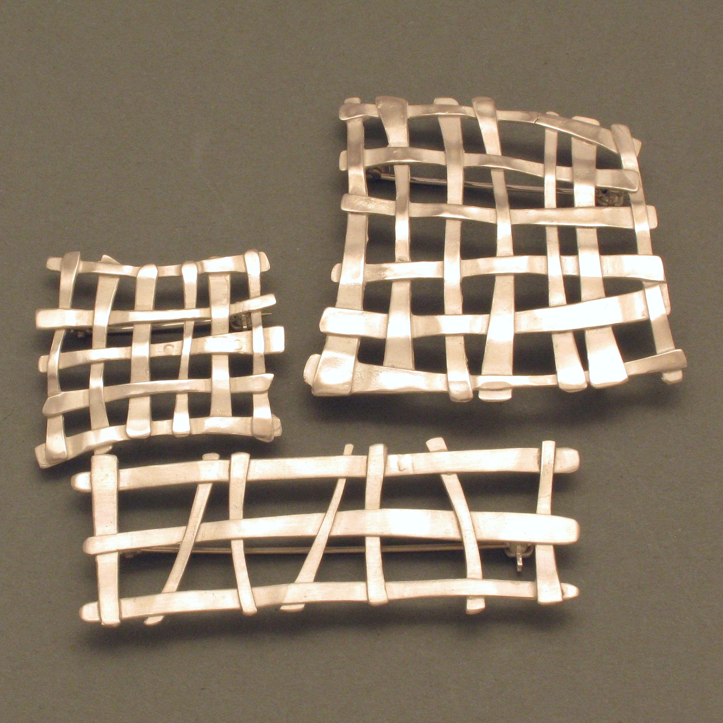 Silber-Brosche Gitter schmal, weiß