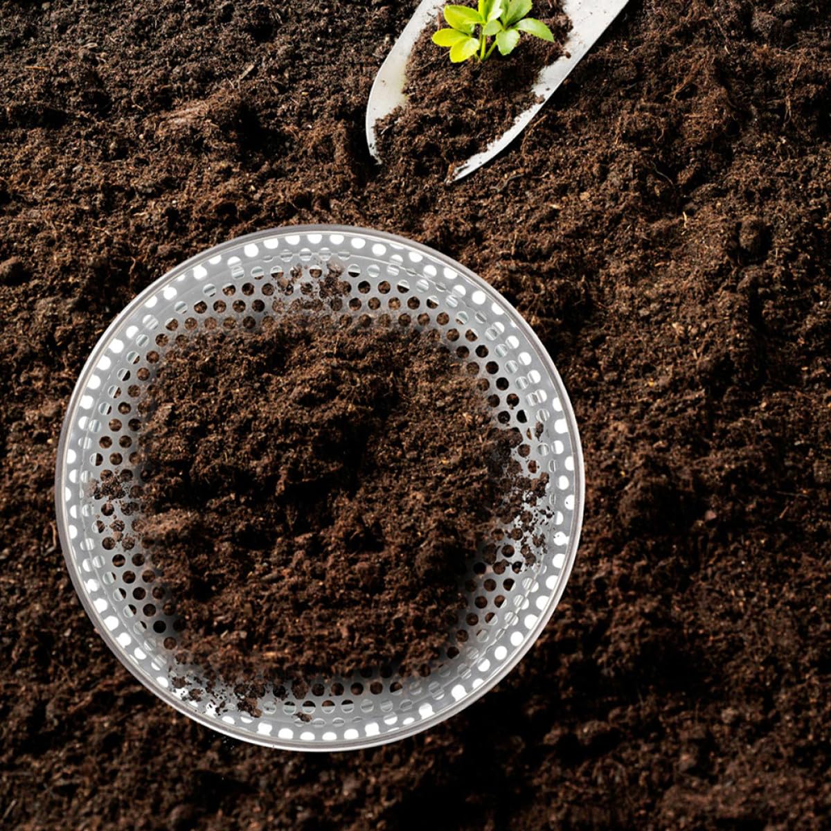 Alasum Setaccio per Terreno in Acciaio Inossidabile con Fori Rotondi da 4mm, Filtro del Suolo Portatile e Versatile per Giardinaggio e Uso Esterno in Spazi Verdi