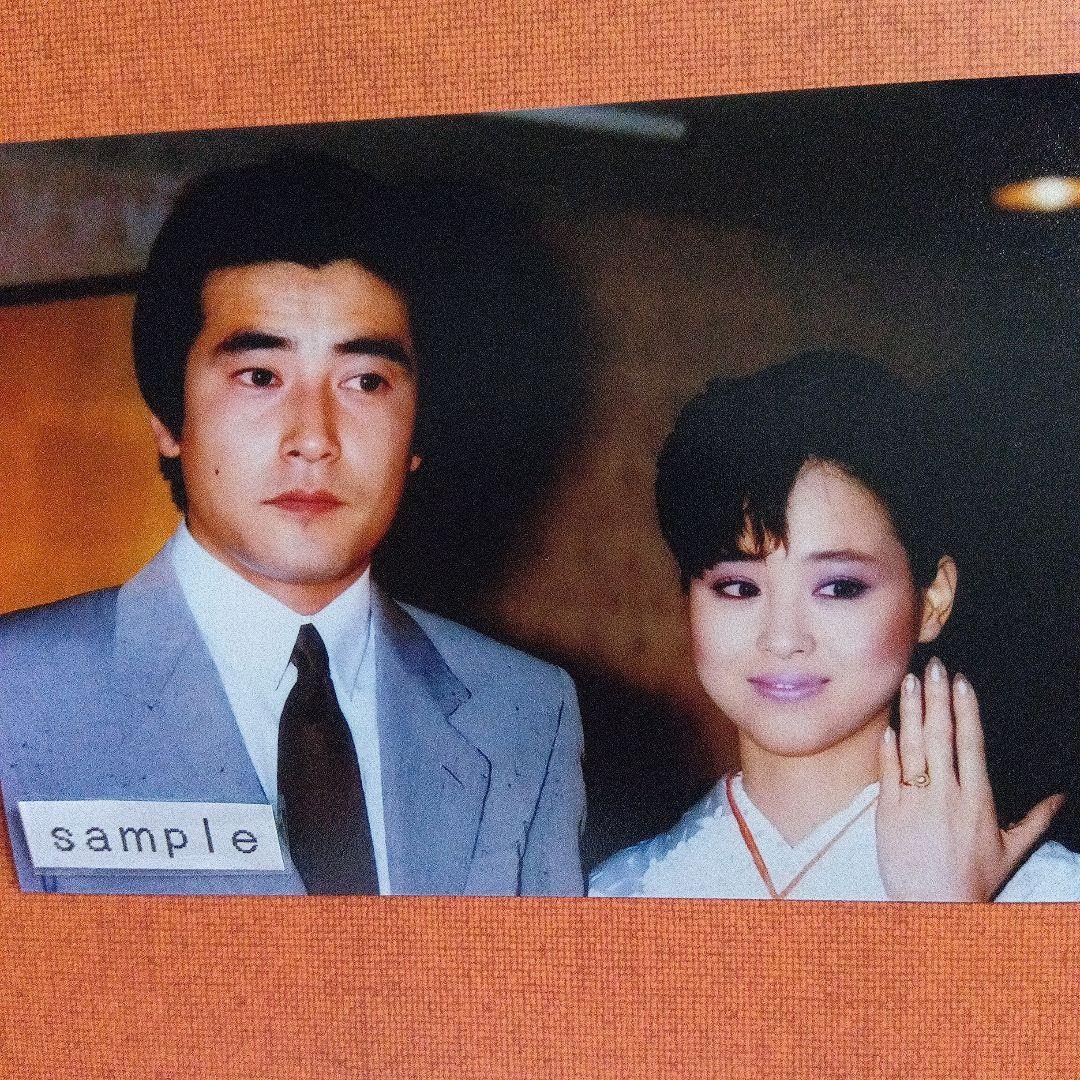 Amazon.co.jp: 松田聖子·神田正輝 結婚式写真 指輪 : おもちゃ