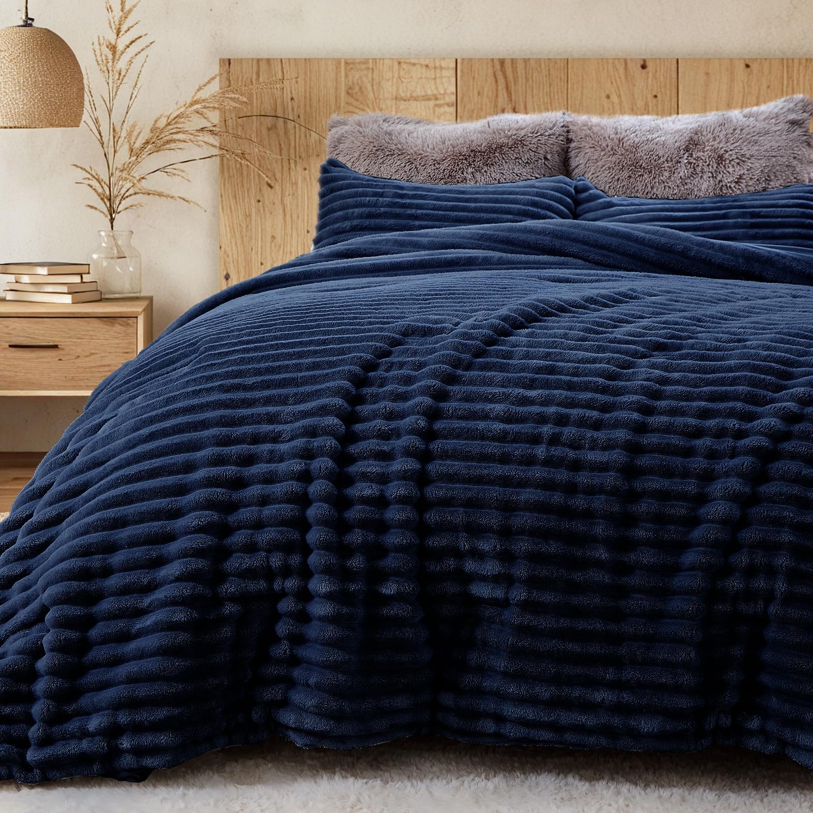 Sasttie Fluffy Queen Comforter Set, Marine Blue