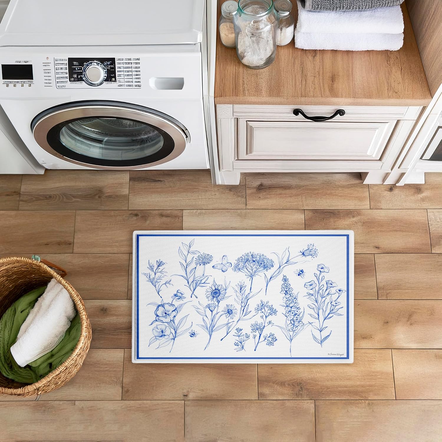 Stupell Industries Single Blue Flower Sprigs Plush Bathroom Mat & Bath Rug, Soft Quick-Dry Non-Slip Bathroom Rug with Recycled Foam Cushion, Botanical Minimalist Floral Design by Susan Winget, 18"x30"