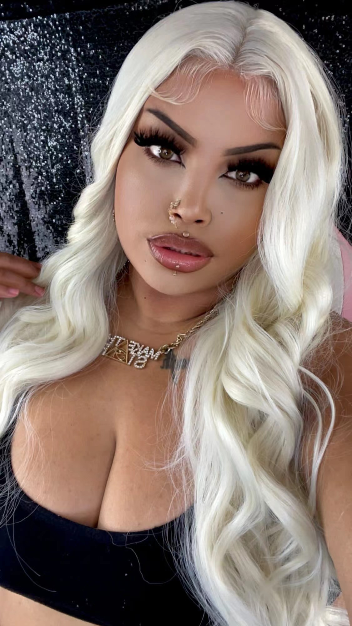 ?26” 613 PLATINUM BLONDE LACE FRONT WIG? *NWT* HD #613 13X6 Lace Frontal Blonde Wig | 200% Density main image 2