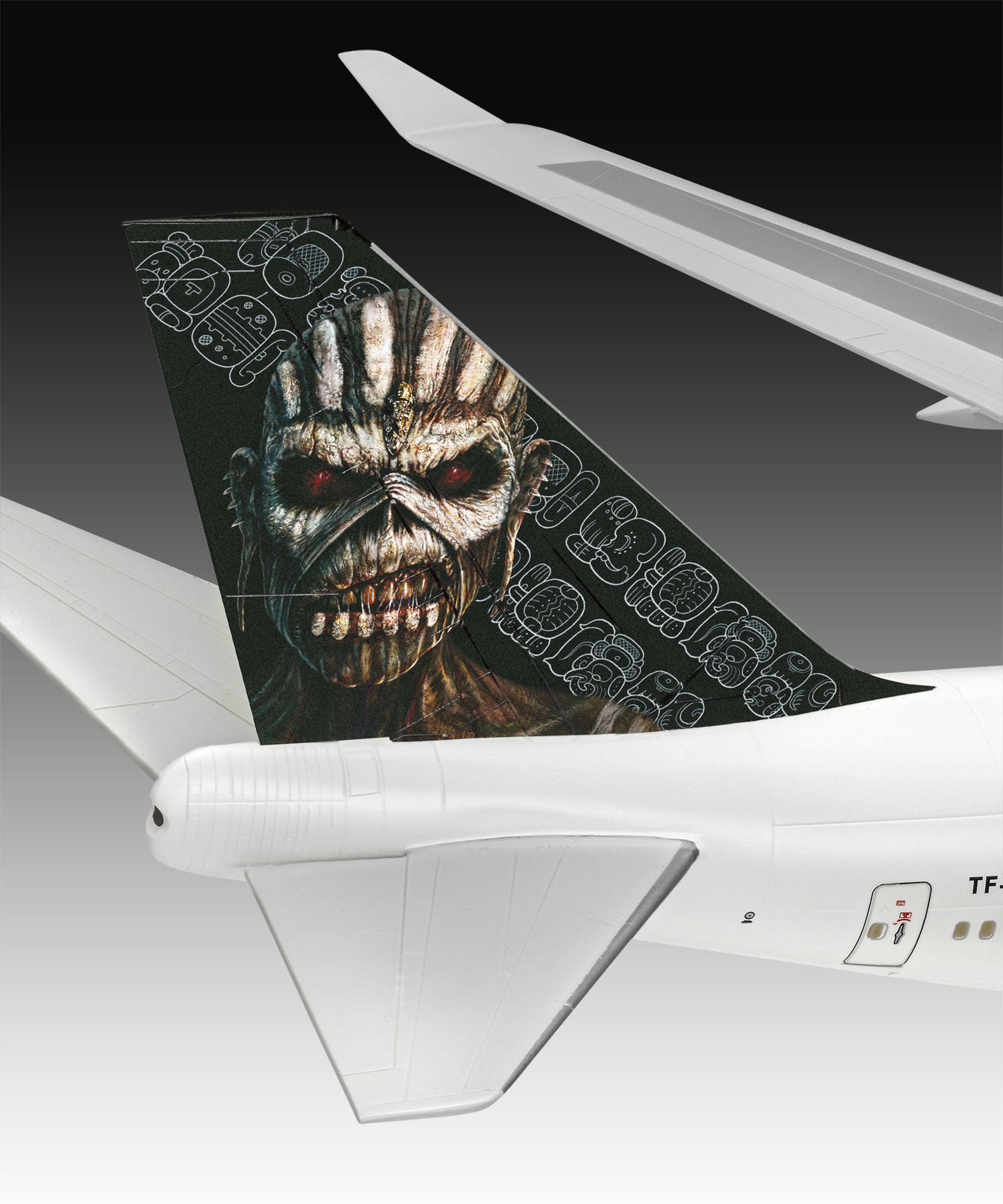 Revell 03780 Boeing 747-400 Iron Maiden Ed Force One Kit de maquette en plastique non construit/non peint à l'échelle 1:144