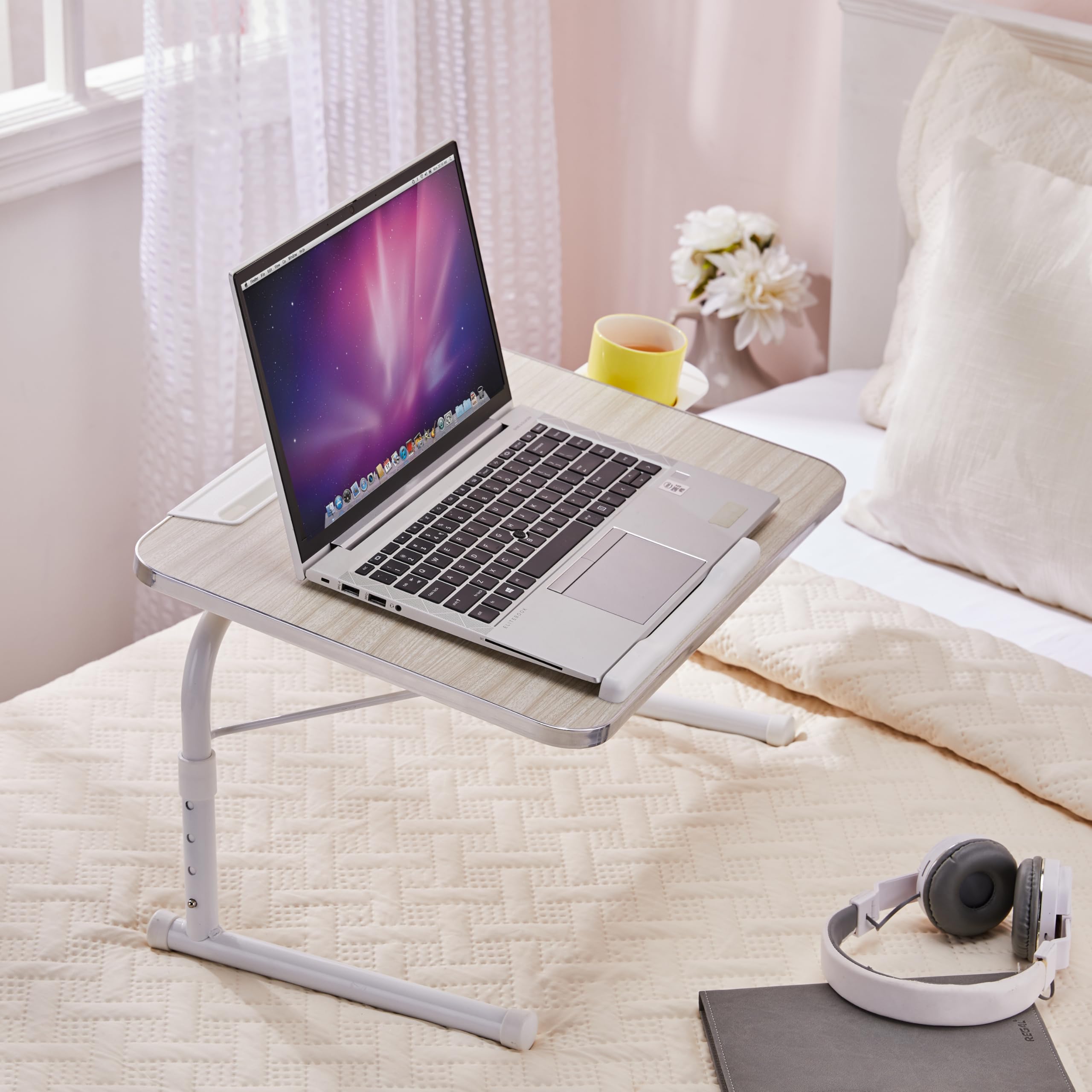 Amazon Basics Iconic Lap Desk | Height Adjustable Laptop Table | Adjustable Table Angle | Cupholder | Carbon Steel | Foldable | White Teak | 35 cm - H, 36 cm - L, 48 cm - W