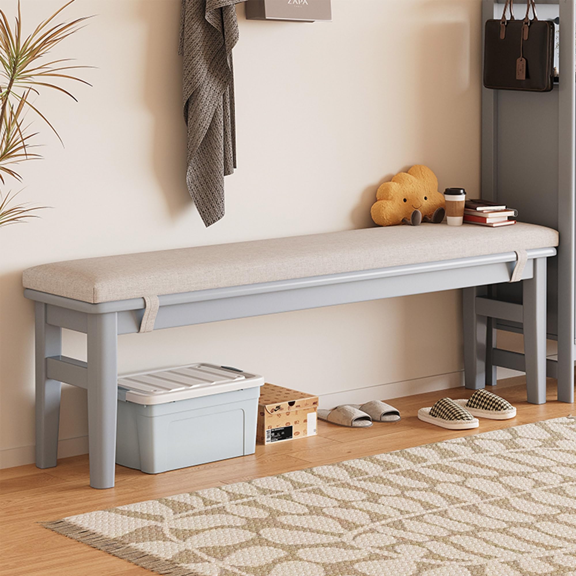 Banc d'entrée étroit gris pour sublimer le couloir de la maison