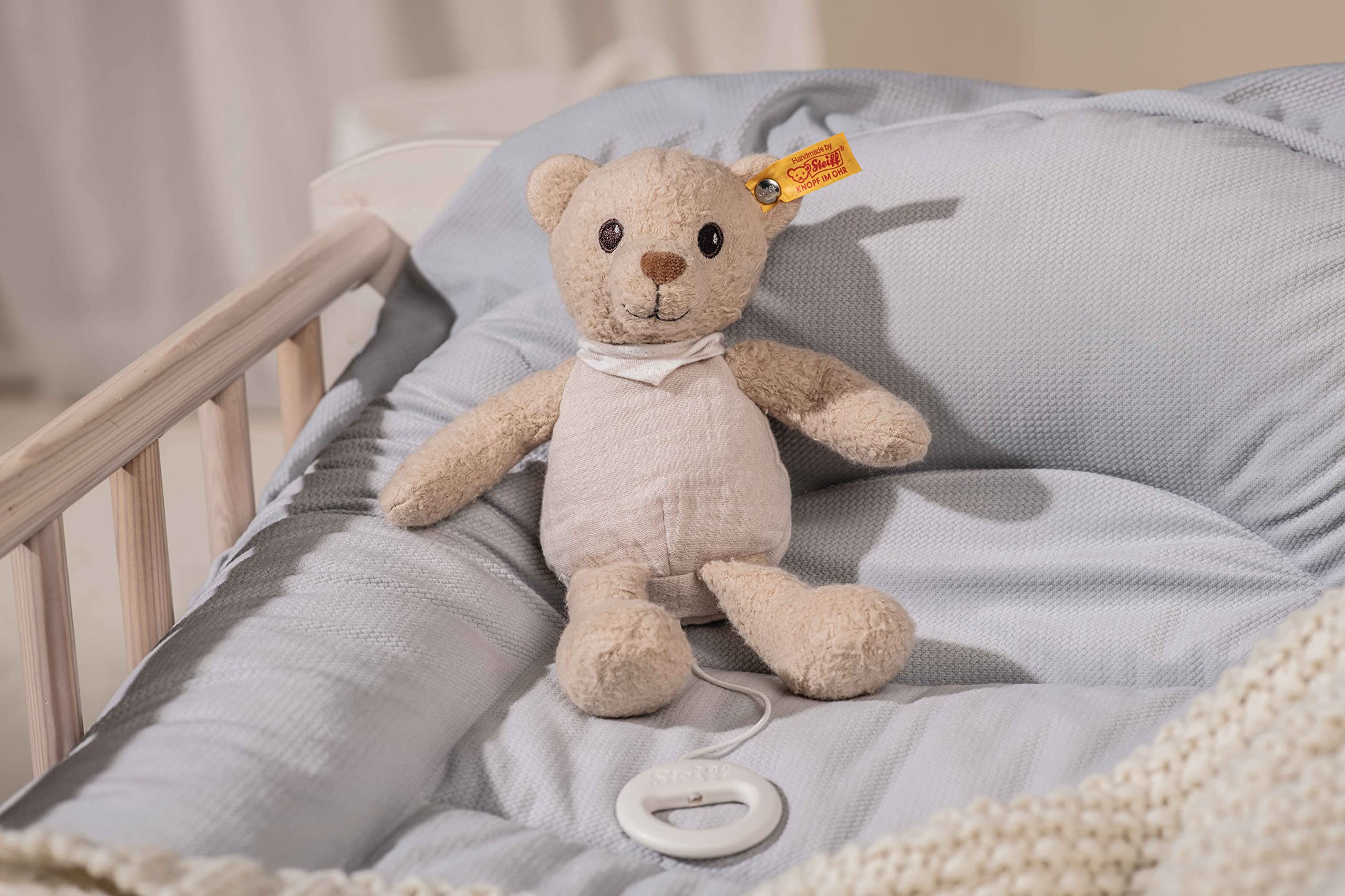 Steiff Peluche Musical Osito Noah Gots, Peluche Adorable, para niños y niñas, bebés a Partir de 0 Meses, Friends, Juguete 23 cm, Beige, 242779