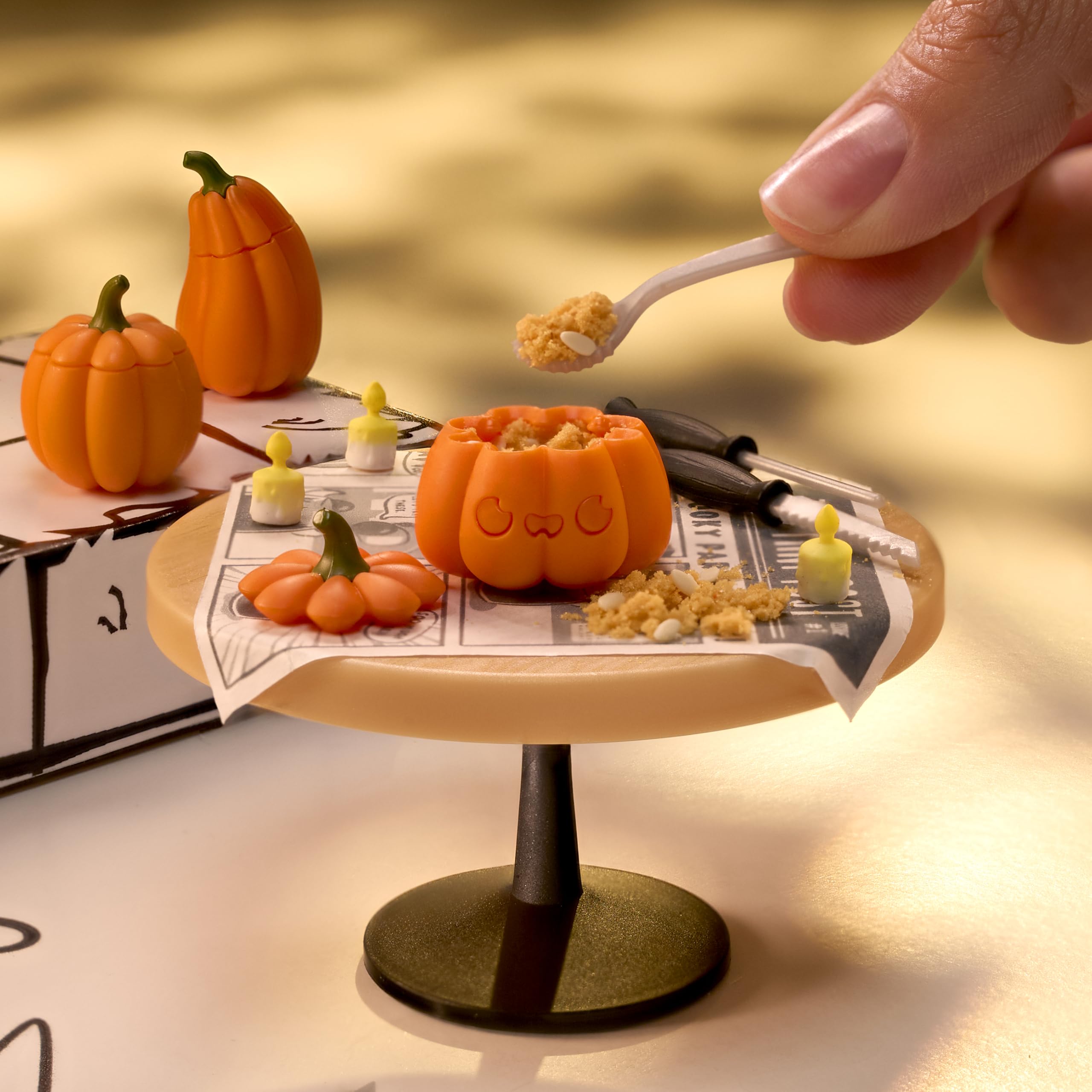 MGA's Miniverse Make It Mini Halloween 2025 - Oggetti da Collezione, Confezione Misteriosa, Spaventoso, Fai-Da-Te, Artigianato, Gioco di Resina, Cibo Replica, Non commestibile - età 8+