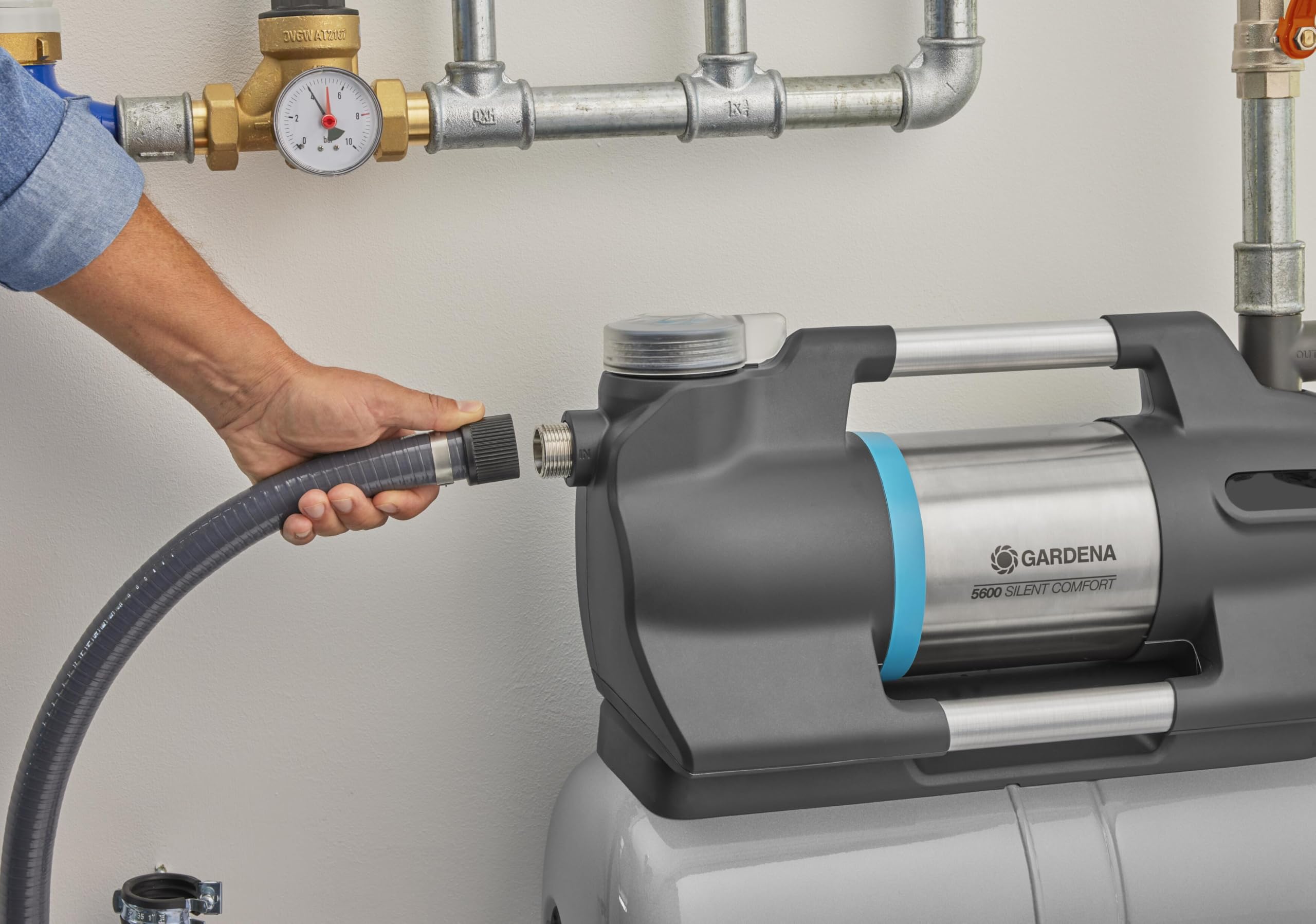 Gardena Autoclave 6300 SilentComfort: pompa con serbatoio d’acqua di 25 l e filtro integrato, portata 6300 l/h, protezione da funzionamento a secco, molto silenziosa, con app Bluetooth (9068-20)