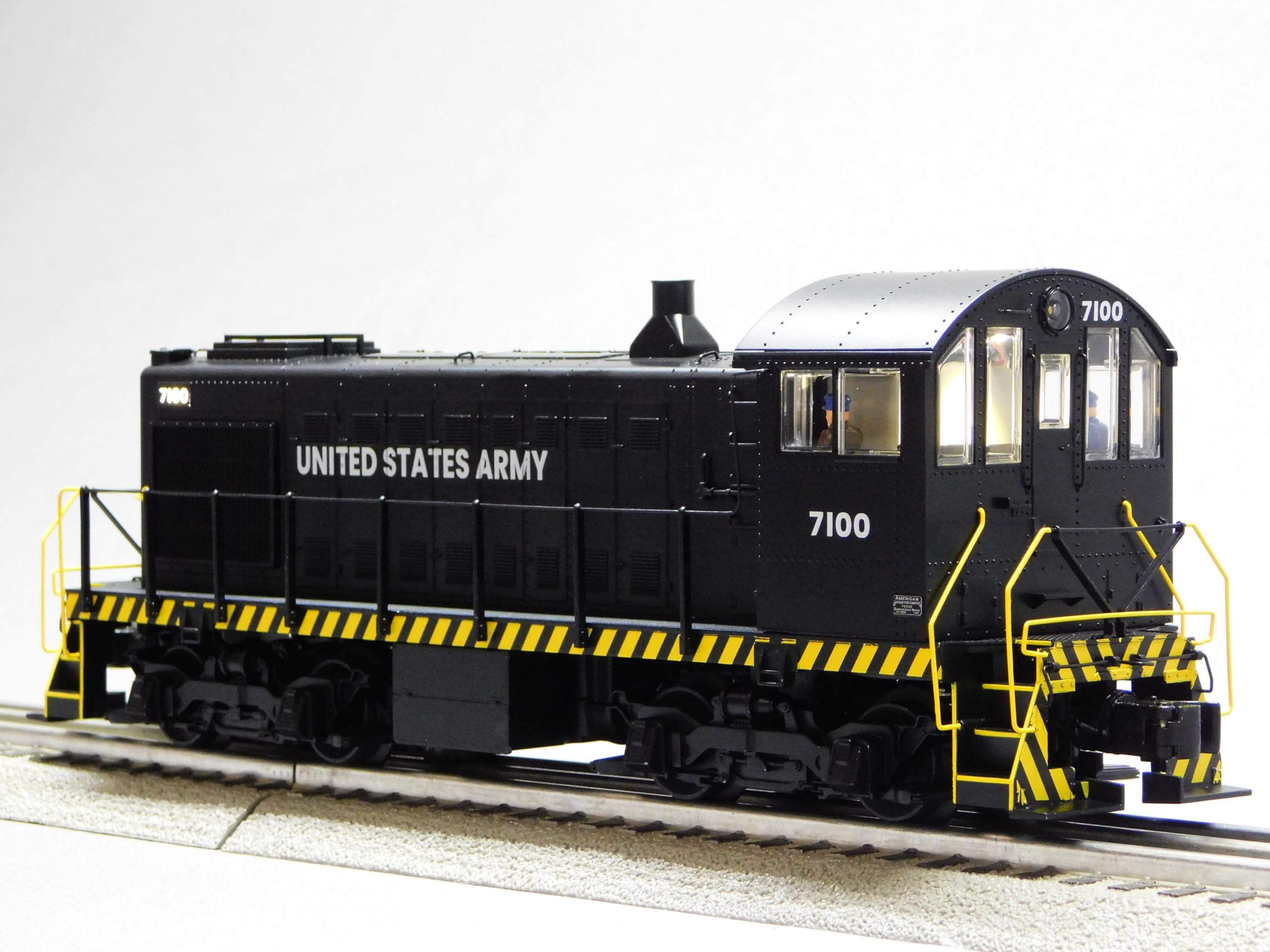 Lionel US Army Legacy ALCO S2#7100 Diesel Engine O Gauge 2433350