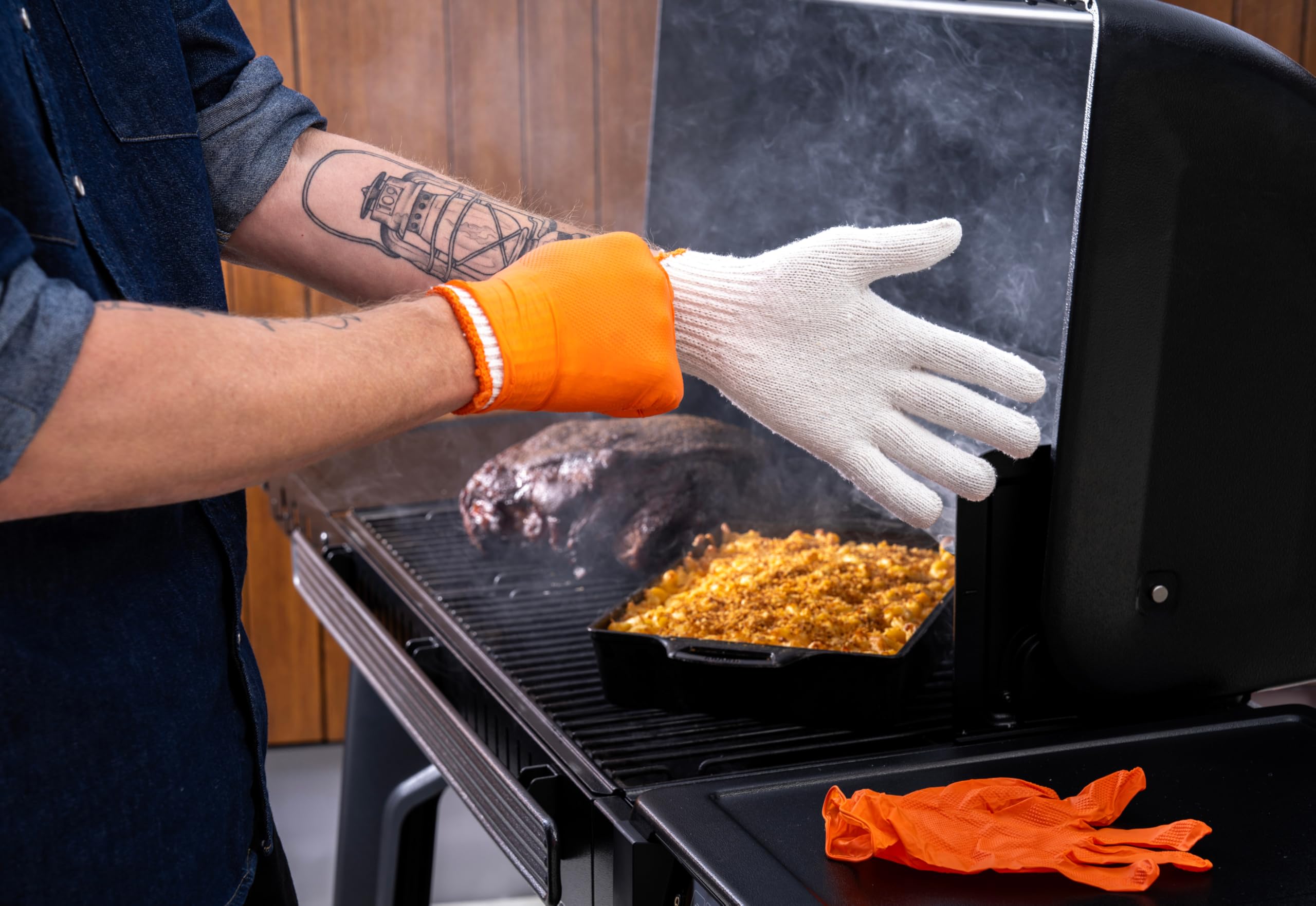 Traeger Grills BBQ Prep & Serve Guanti – 25 paia di guanti monouso in nitrile + guanti in cotone resistenti al calore per grigliare, maneggiare carne e preparazione di alimenti