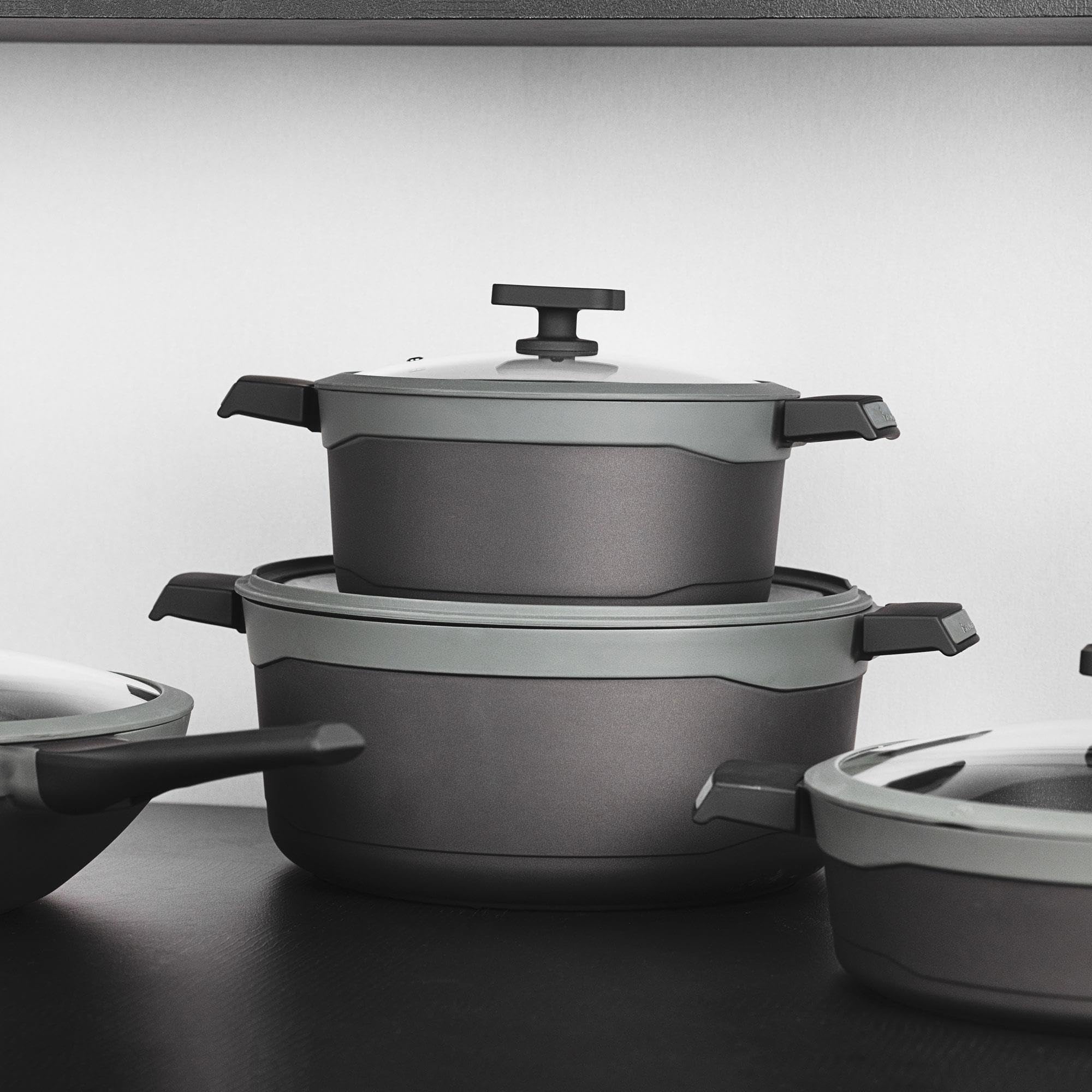 MasterPRO Gastro Reeco | garnek z rączką o wysokości 20 cm i 10 cm z pokrywką | Heatdot | odlew aluminiowy z recyklingu | powłoka zapobiegająca przywieraniu | uchwyty Soft-Touch | wszystkie rodzaje