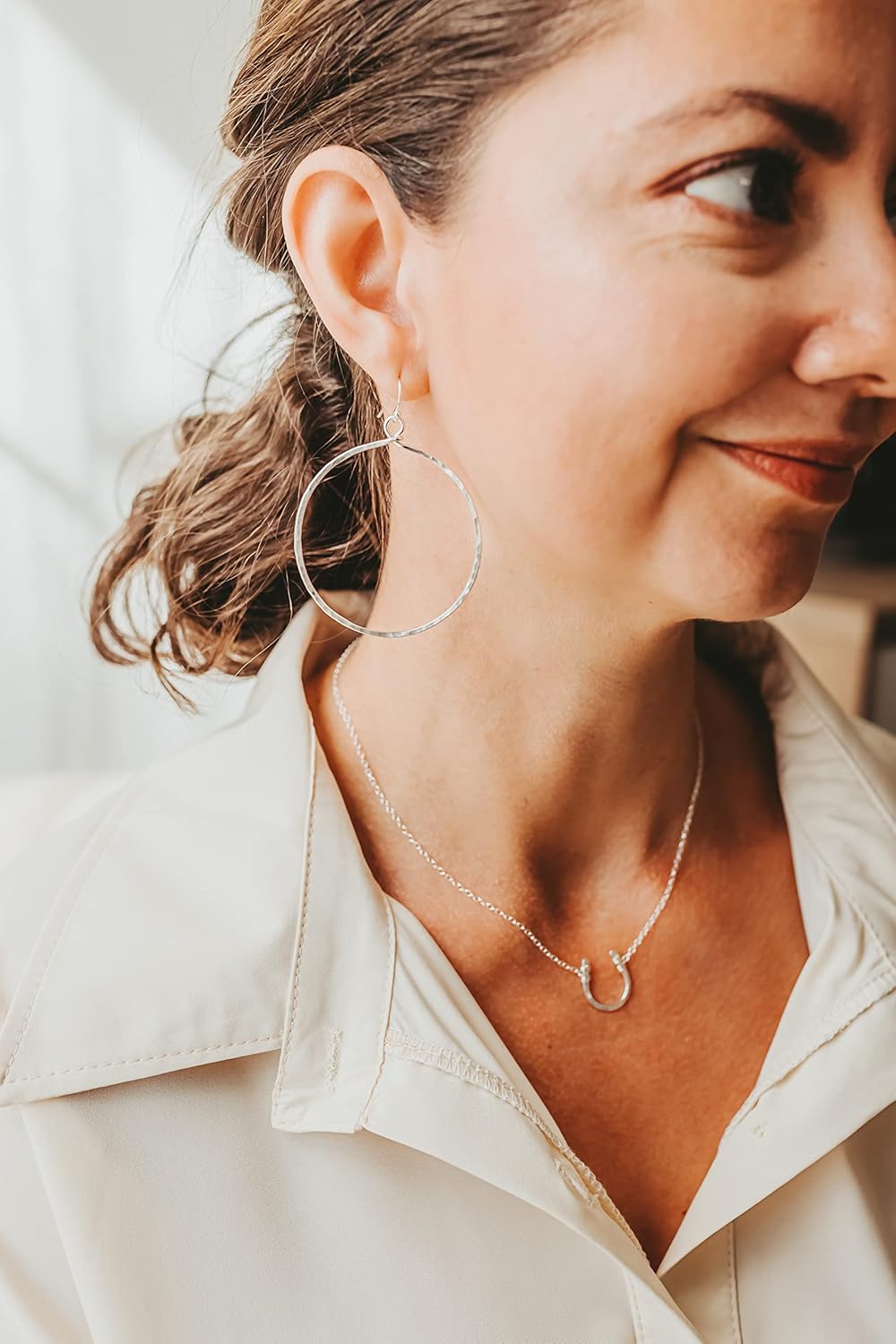 Lucky Horseshoe Necklace Sterling Silver Hammered 16 inch chain length - Image 4