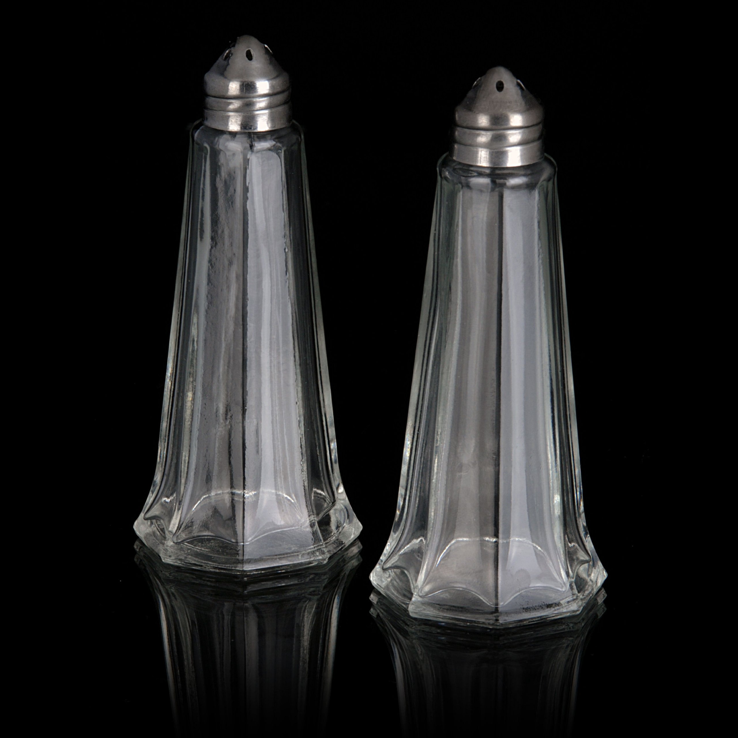 Excellent Houseware Clear Glass Salt and Pepper Shaker Holder Set