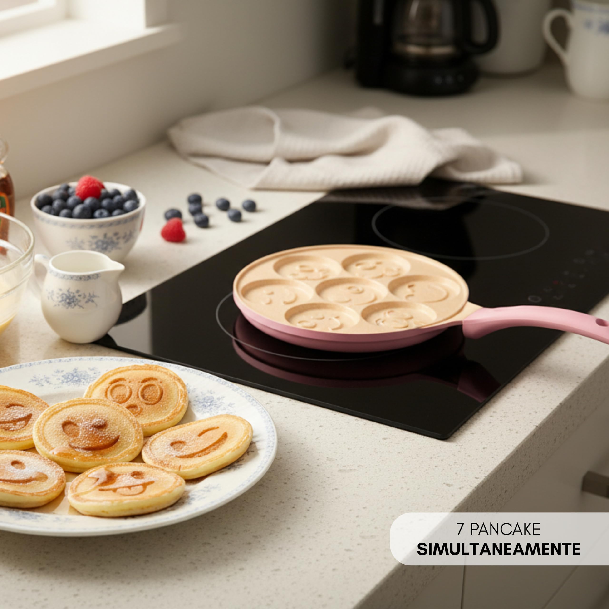 Erreke Padella per Pancake, Crepiera, Tutti i Piani Cottura e Induzione, Doppio Rivestimento Antiaderente, Design Faccine, Manico Soft-Touch, 7 Pancake o Crepe, 26 cm Colore Rosa