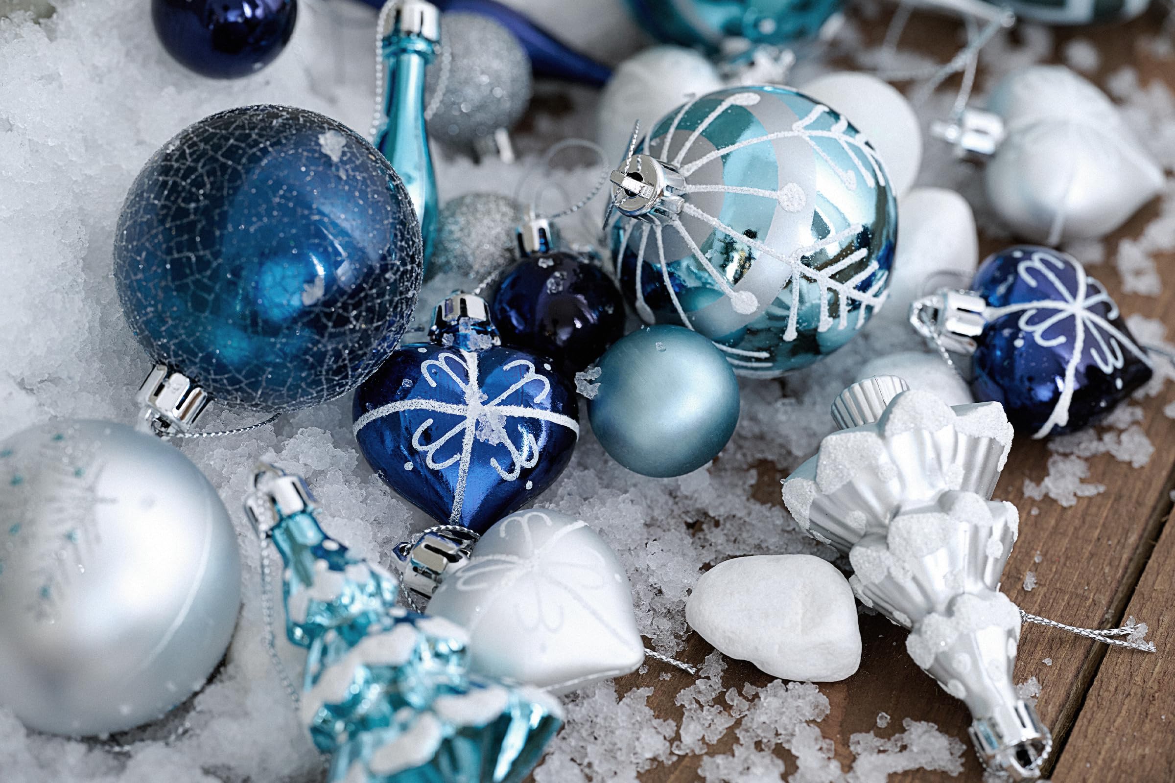 Valery Madelyn Weihnachtskugeln Plastik Christbaumkugeln 70er Set Weihnachtsbaumschmuck mit Aufhänger Weihnachtsdeko Winterwünsches Thema Silber Blau MEHRWEG Verpackung 3-16cm
