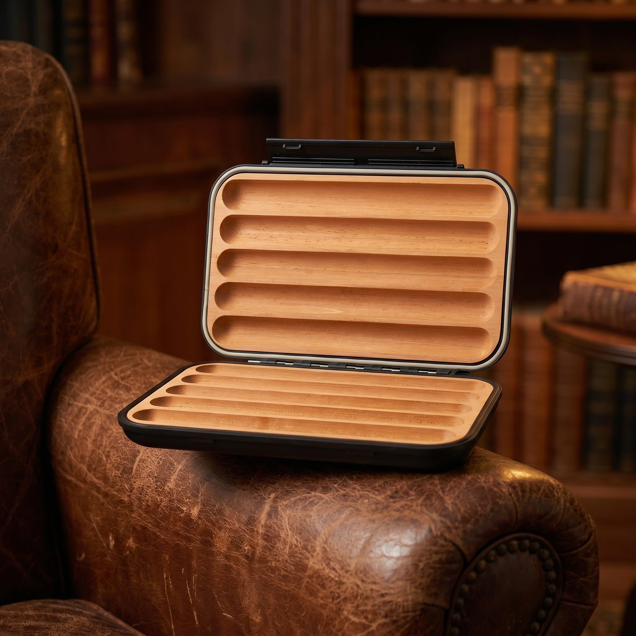Toddmomy Humidor da viaggio per sigari - Custodia portatile a prova di umidità con rivestimento interno in cedro per conservare fino a 5 sigari - Dimensioni 8x5 ideale per viaggi di lavoro,