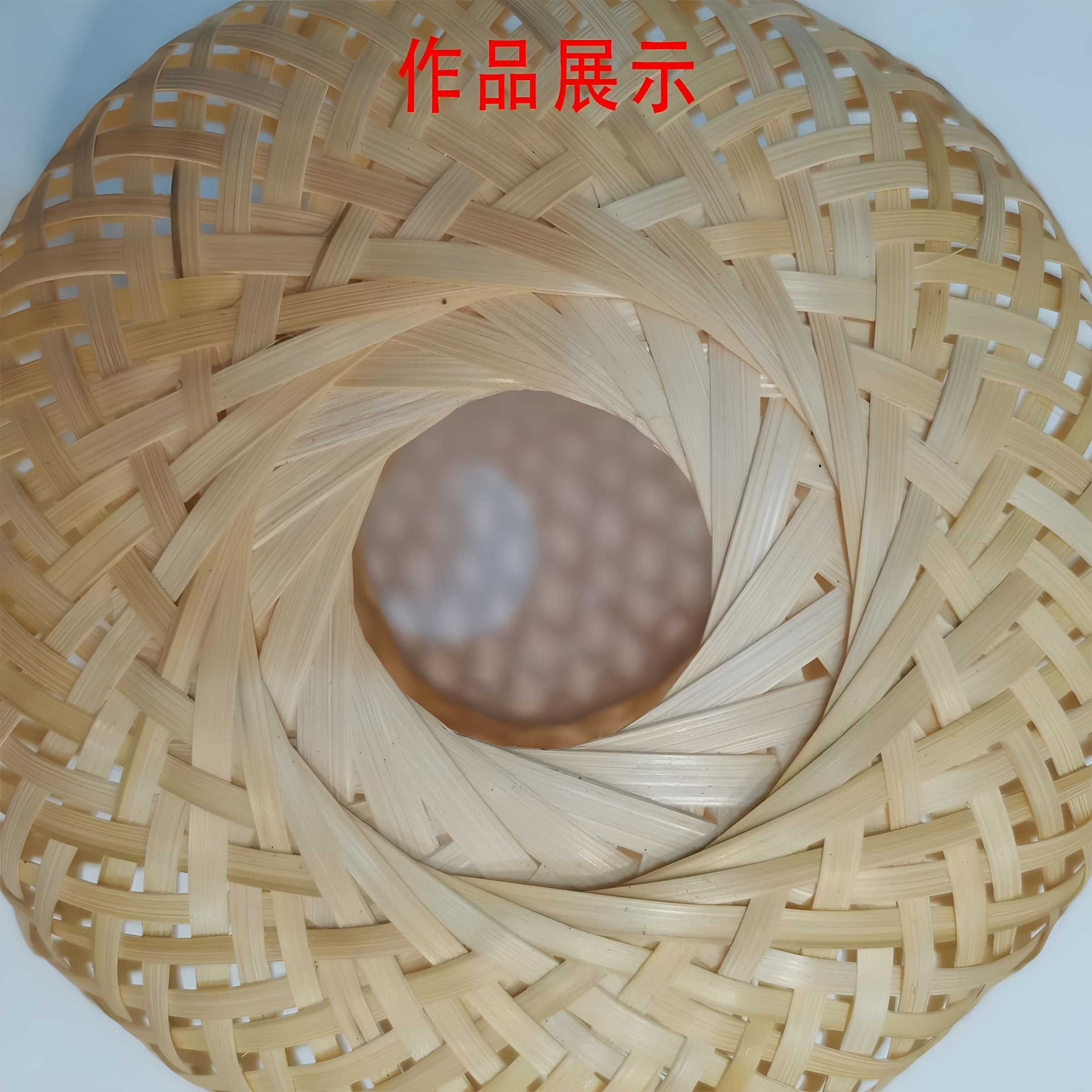 竹ひご　手作り品 本日は竹ひごを通す穴の穴開けの様子をご紹介します 駿河竹千筋細工の