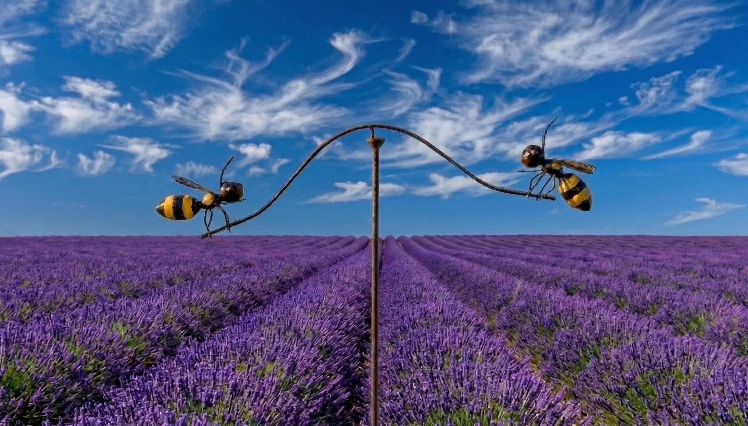 Pommerntraum ®| Windspiel Gartenwindspiel Bienenwindspiel Metallwindspiel | Gartenstecker Insekten Windpendel Gartendeko Gartenmobile Bienendeko Windspinner Balkondeko Tierdeko (VERLIEBTE BIENEN)