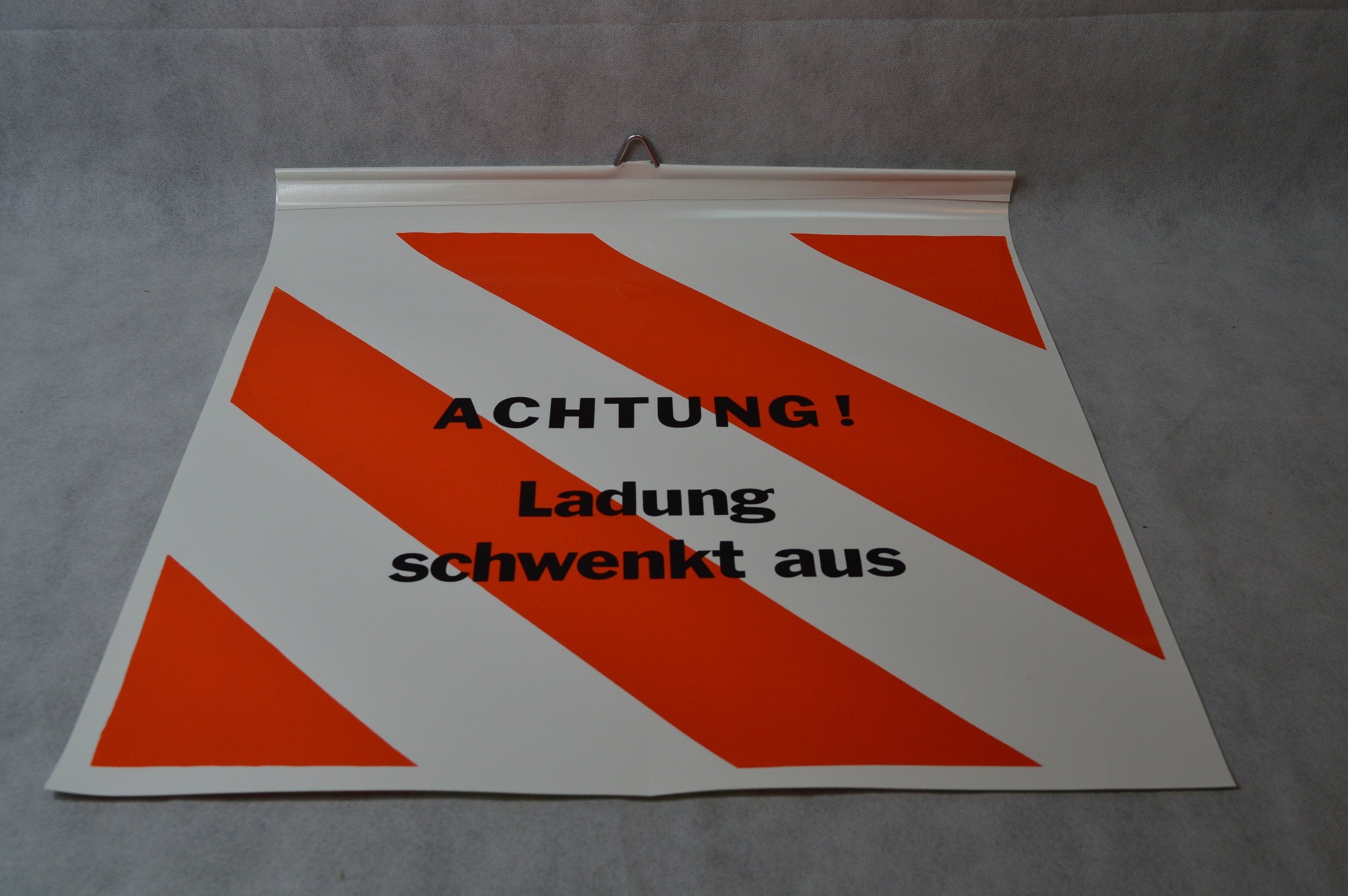 4 X Warnflagge für Langholzfuhrwerke 50 X 50 CM Robust LKW Plane beidseitig beschriftet mit: - Achtung Ladung schwenkt aus - Endfahne Schlussfahne 50 x 50 cm Warnflagge überstehende Ladung Finne