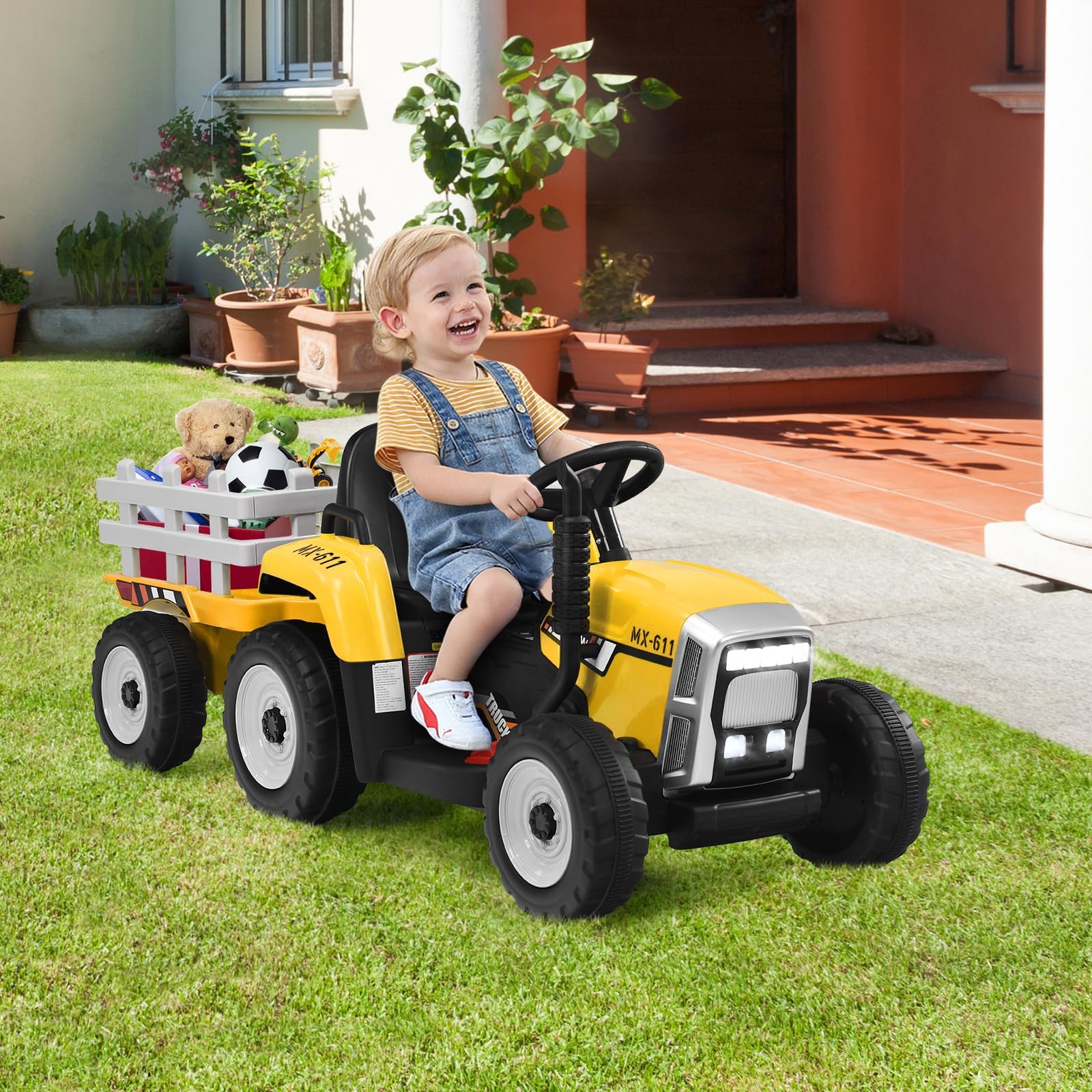 RELAX4LIFE Trattore Elettrico per Bambini 12V con Rimorchio Rimovibile, Telecomandato, 3 Velocità, Luce, Suoni, Musica, Clacson, USB,Portata 30 KG, 3 Anni+ (GIALLO)