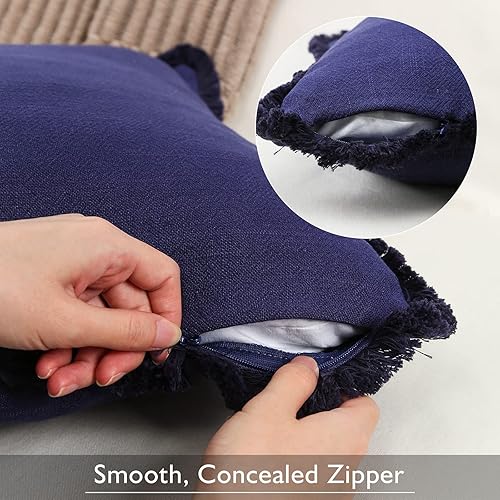 Miniatura 3 de GyiHoong Juego de 2 fundas de almohada de 18 x 18 pulgadas, color azul profundo con flecos y borlas hechas a mano, fundas de almohada bohemias de