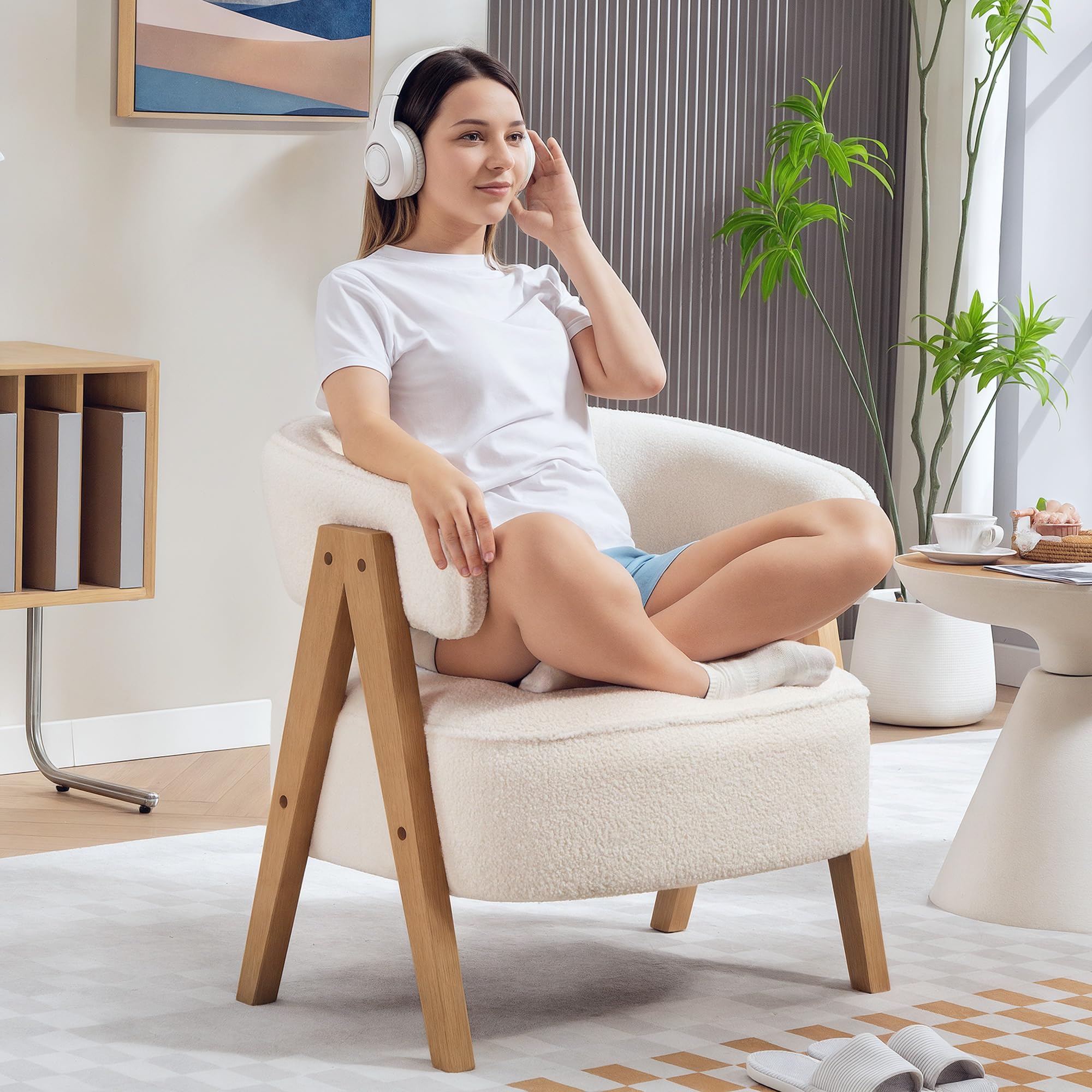 HOMCOM Fauteuil de Salon Rembourré en Tissu Bouclette Assise Large Blanc | Dossier Ergonomique, Accoudoirs, Pieds en Bois Massif et Structure en Acier, Fauteuil de Chambre, Salon, Bureau