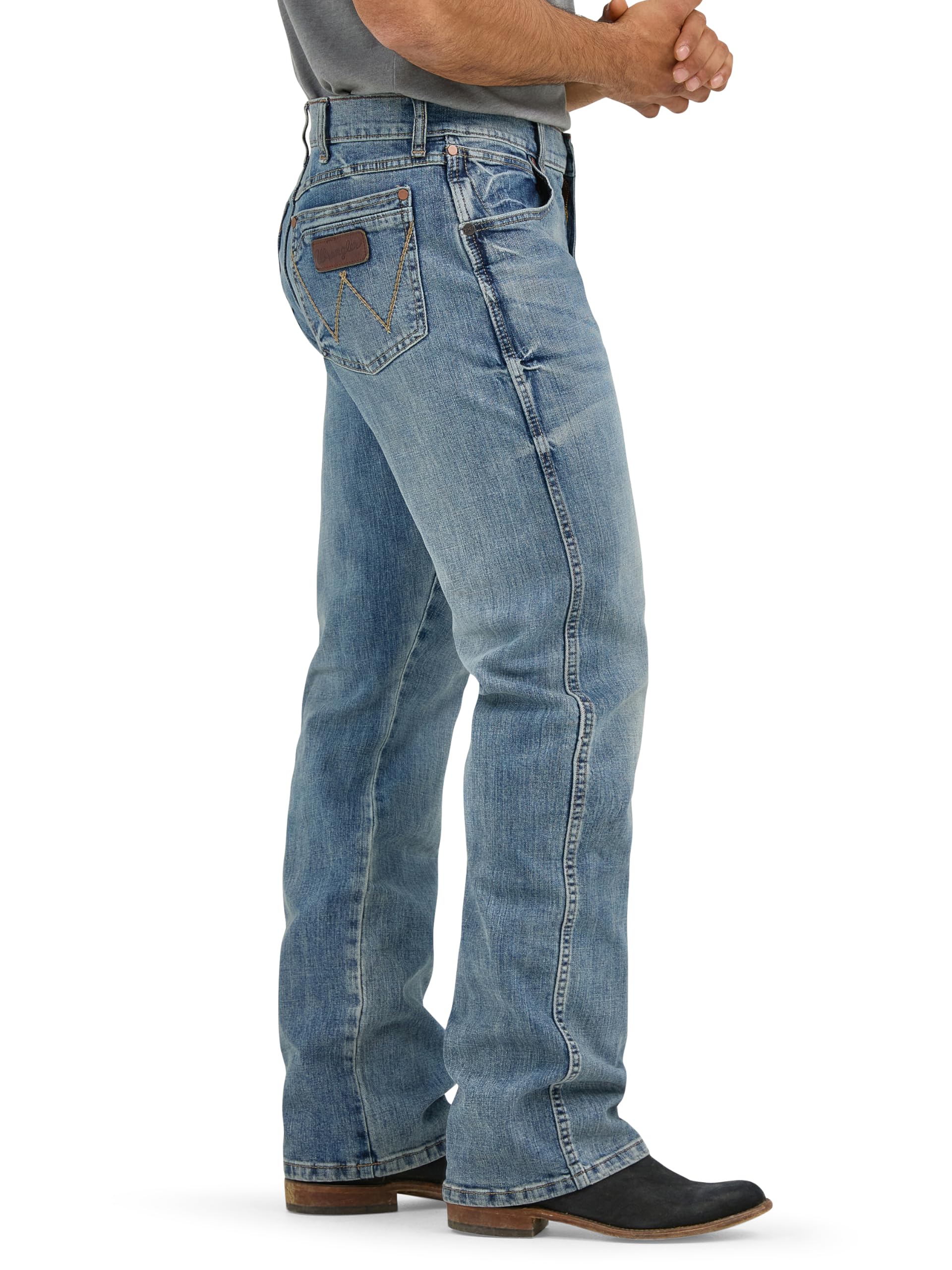 Wrangler Men's Retro Relaxed Fit Boot Cut Jean