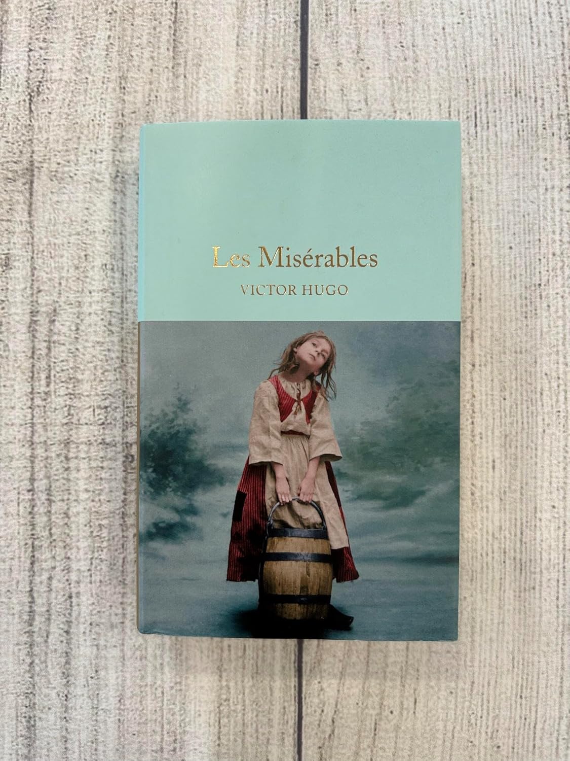 Les Misérables (Macmillan Collector's Library)      Hardcover – Abridged, October 4, 2016