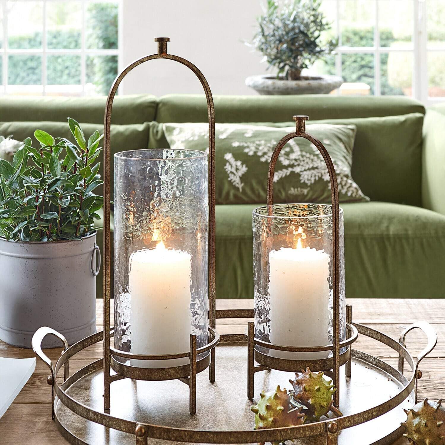 Loberon Windlicht 2er Set Aquivar, Zwei Größen, Gehämmerte Oberfläche, Dekoration, Wohn-Accessoires, Kerzenhalter, Eisen, Glas, antikbronze/klar | Zwei Größen, Gehämmerte Oberfläche, Dekoration, Wohn-Accessoires, Kerzenhalter, Eisen, Glas