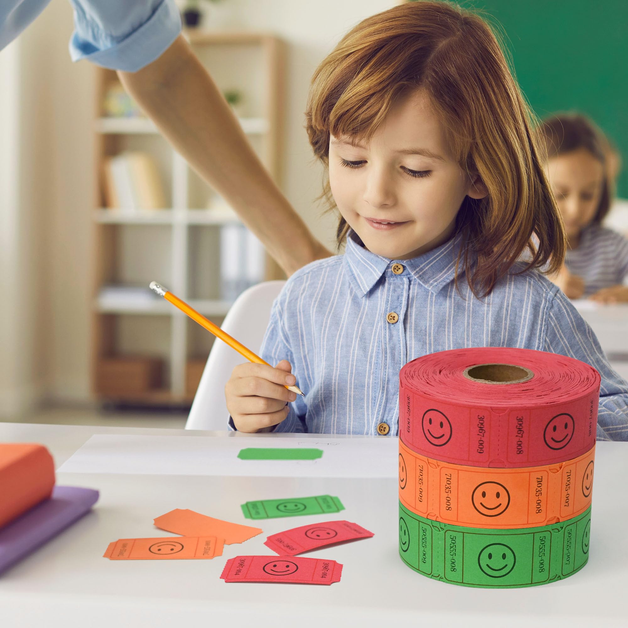 L Liked 1500 Rollos de boletos de rifa, 3 Colores Surtidos, boleto Sonriente de 1 x 2 Pulgadas para Eventos, Entrada, recompensa de Clase, Fiestas, Regalos y premios (Rojo, Naranja, Verde)