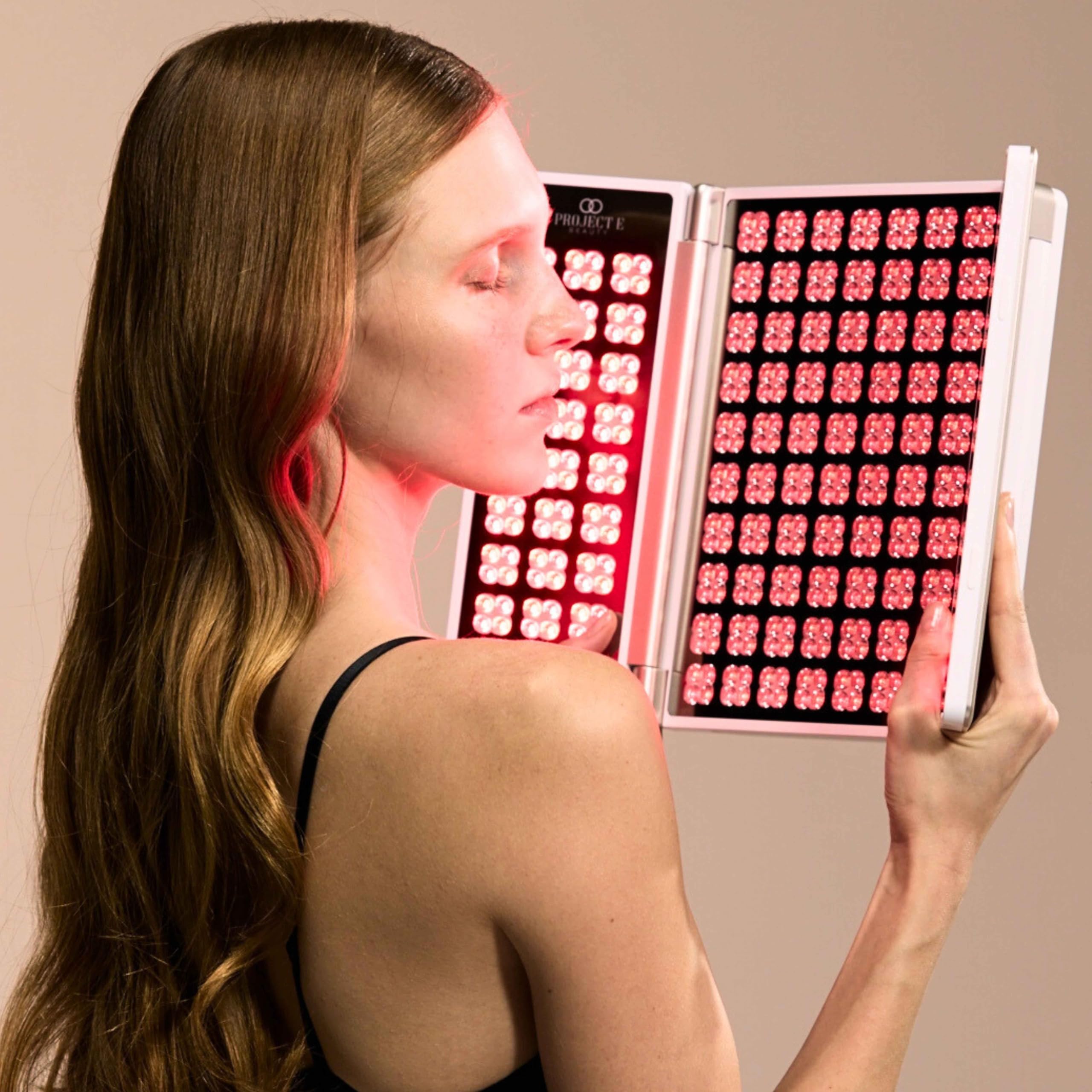 Project E Beauty Alora Panneau de luminothérapie à DEL Age Renewal | 1488 LED | 5 longueurs d'onde | Rouge, rouge foncé, infrarouge et lumière bleue