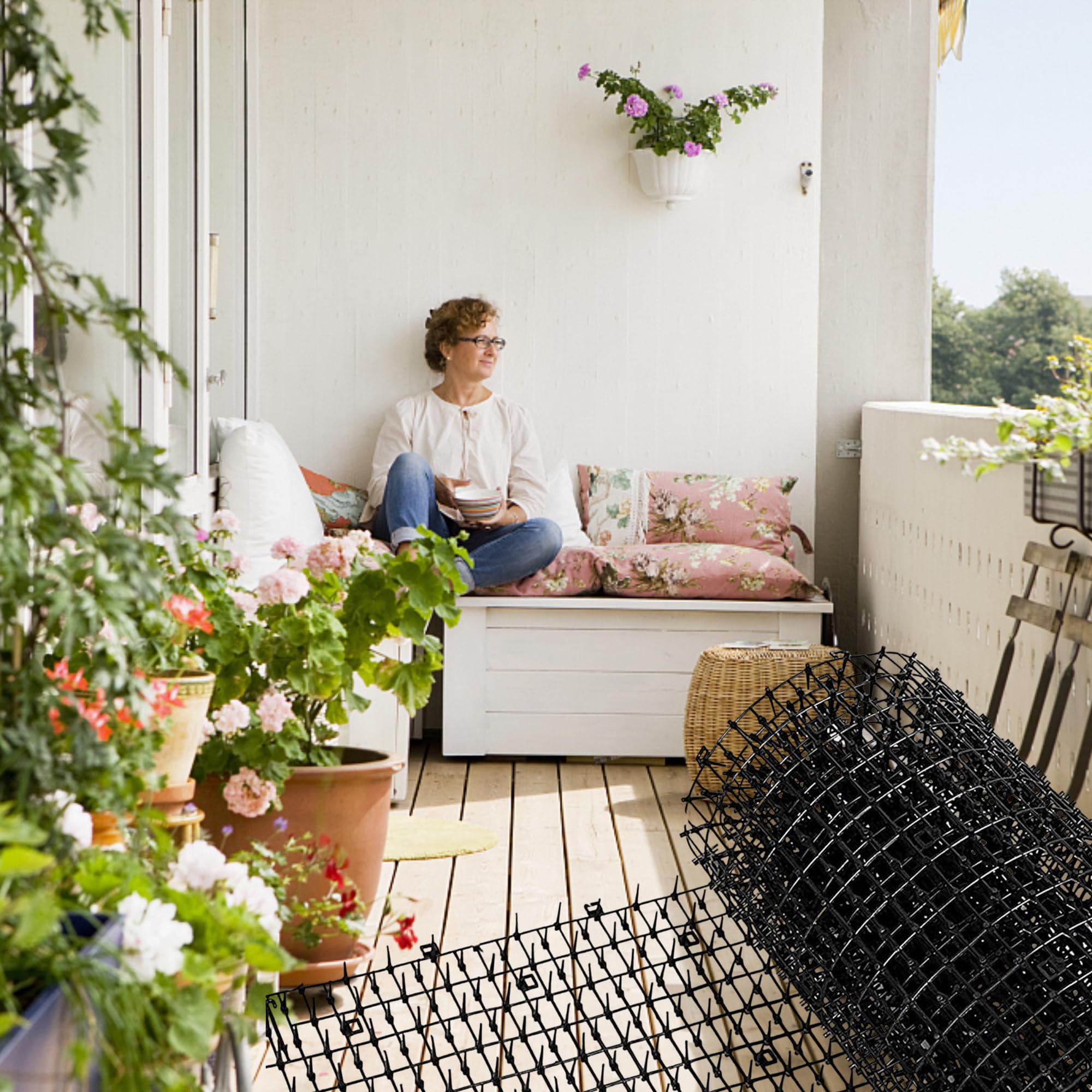 Anti-Chat avec Pointes, 400 x 30cm Empêcher Les Animaux de S'approcher avec 16 Piquets en Métal, Tapis Répulsif avec Epine Grille Pic Tapis pour Jardin, Clôtures,Canapé-Protège Plantes(Blanc)
