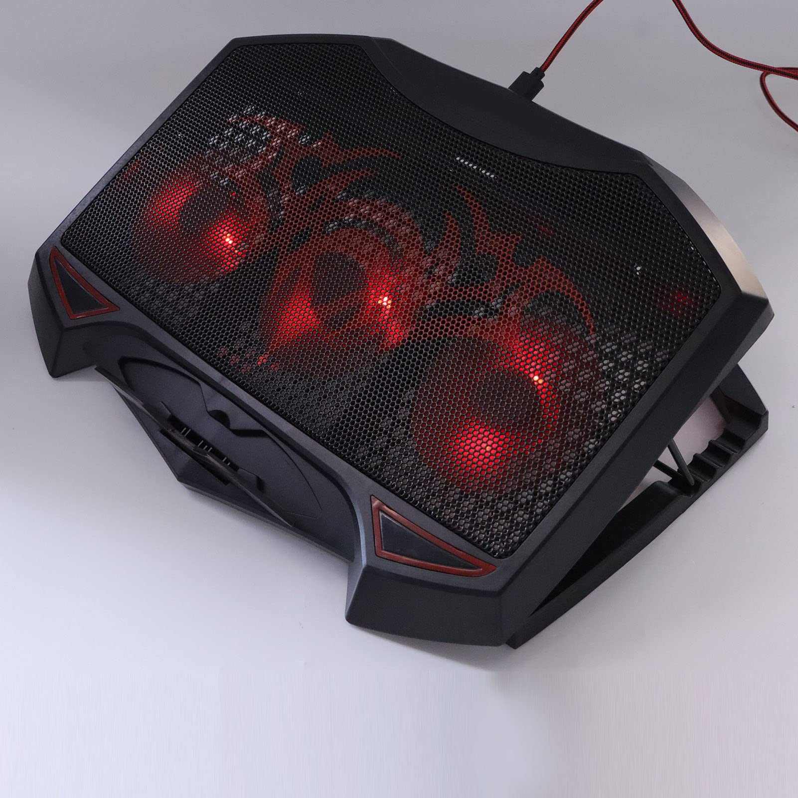Almohadilla de enfriamiento para computadora portátil para juegos con 3 ventiladores de enfriamiento silenciosos LED rojos 5 ángulos ajustables Puertos USB duales Diseño