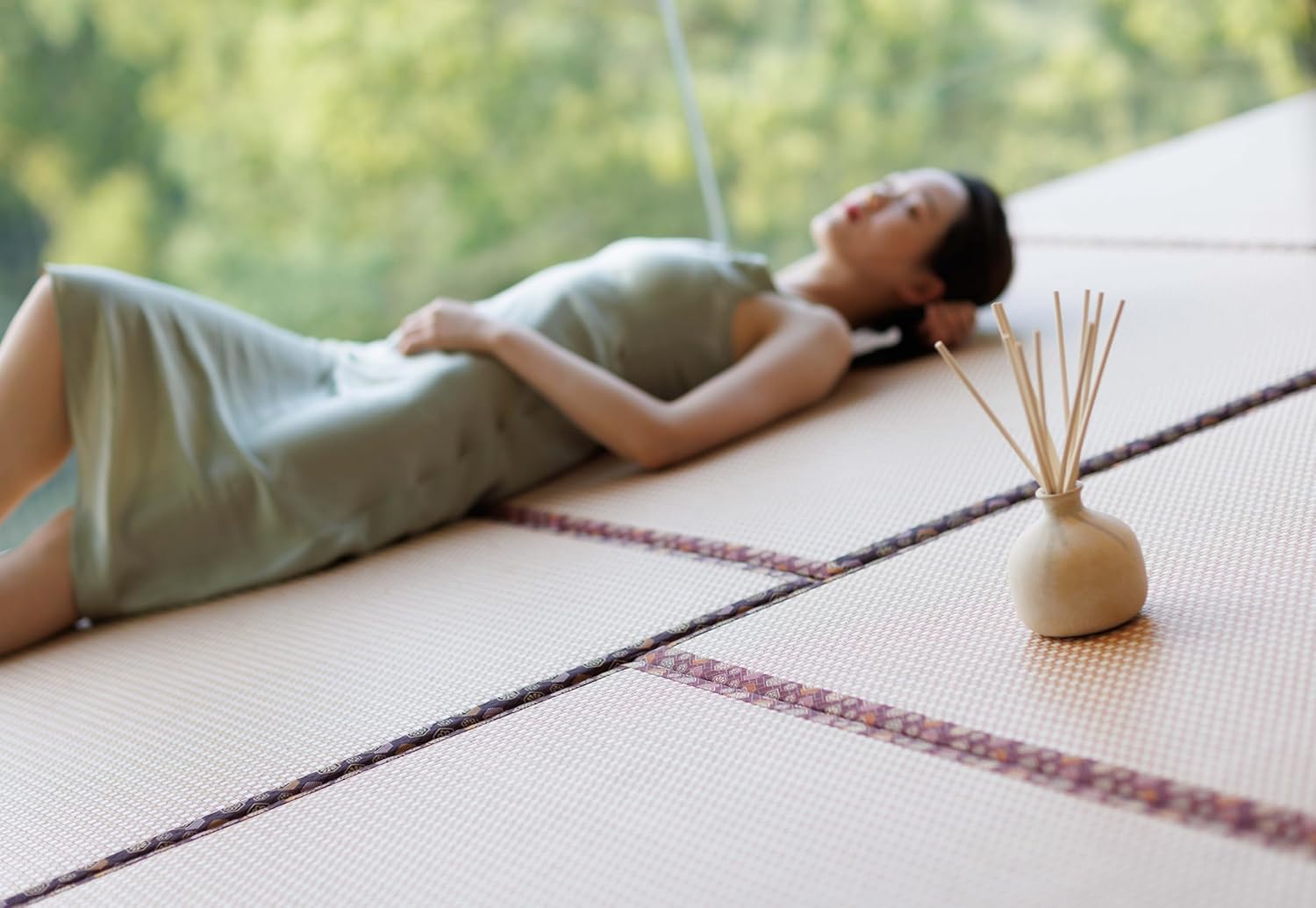 Blueme Calm Diffuser | Osmanthus & Sandalwood | 16.91 Fl Oz - Refillable Wellness Diffuser, Contains Essential Oil, Sustainable, Hand Finished, Premium, Luxury Ceramic, Natural Rattan Reeds | Large