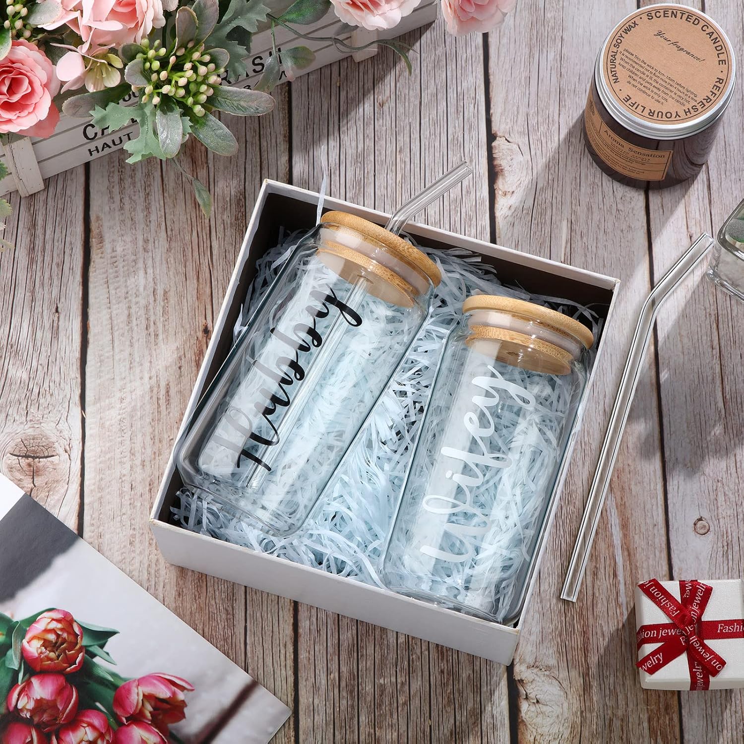 Sieral 2 Pcs Hubby and Wifey Drinking Glasses 16 oz Beer Cup with Bamboo Lids and Glass Straws Bridal Shower Gift Can Shaped Iced Coffee Cup Glass Tumbler Engagement Gifts for Women Drinking Jars