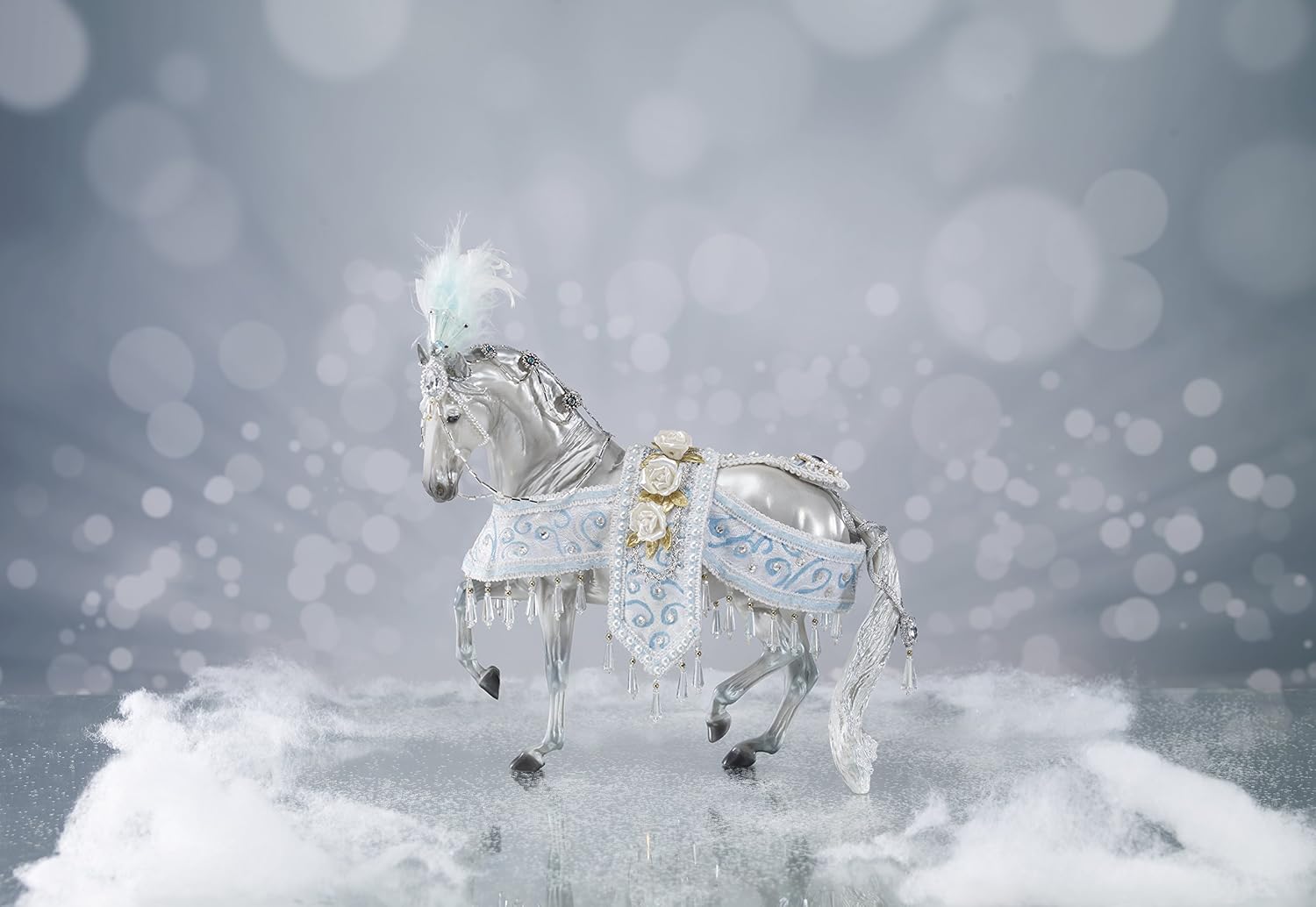 Breyer New Celestine 2022 Holiday Christmas Horse Breyer 90.700121 Celestine 2018 Holiday Horse Model, Mixed : Amazon.co.uk:  Toys & Games