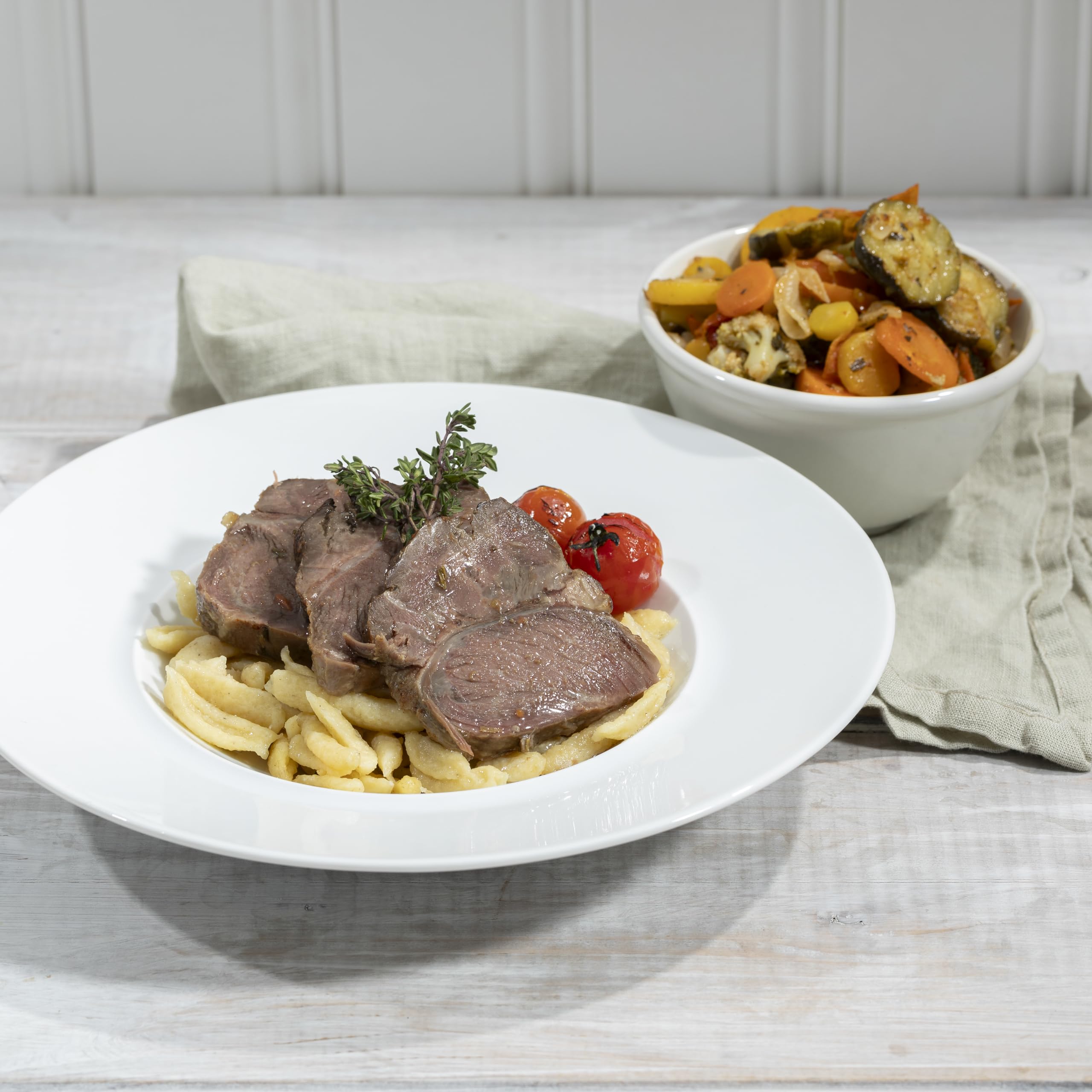 LANDPERLE Schweinebäckchen Sous Vide 3x ca. 700g | Schweinebacken Joues De Porc Sous Vide | vakuum-gegart im eigenen Saft | ohne künstliche Zusatzstoffe Geschmacksverstärker & Konservierungsstoffe
