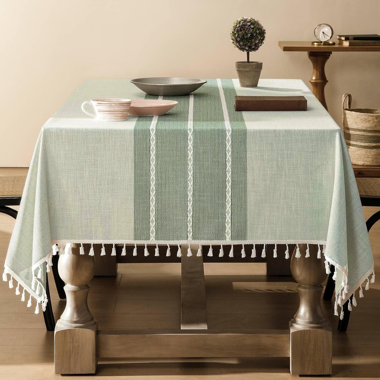 ZeeMart Contrast Linen Table Cloth Rectangle Table Cloths 52x70 Inch Green, Farmhouse Style Heavy Weight Sage Green Tablecloth, Water Resistant Burlap Tablecloths Green 70" x 52" (Rectangular)