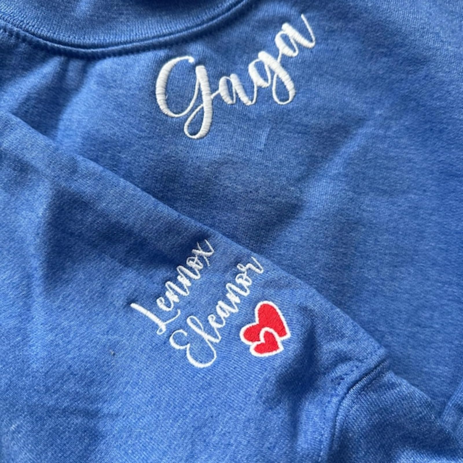 Sweat-shirt brodé Mama personnalisé, col rond Mama personnalisé avec noms d'enfants, chemise maman personnalisée pour femme, cadeau pour maman, grand-mère, cadeau d'anniversaire fête des