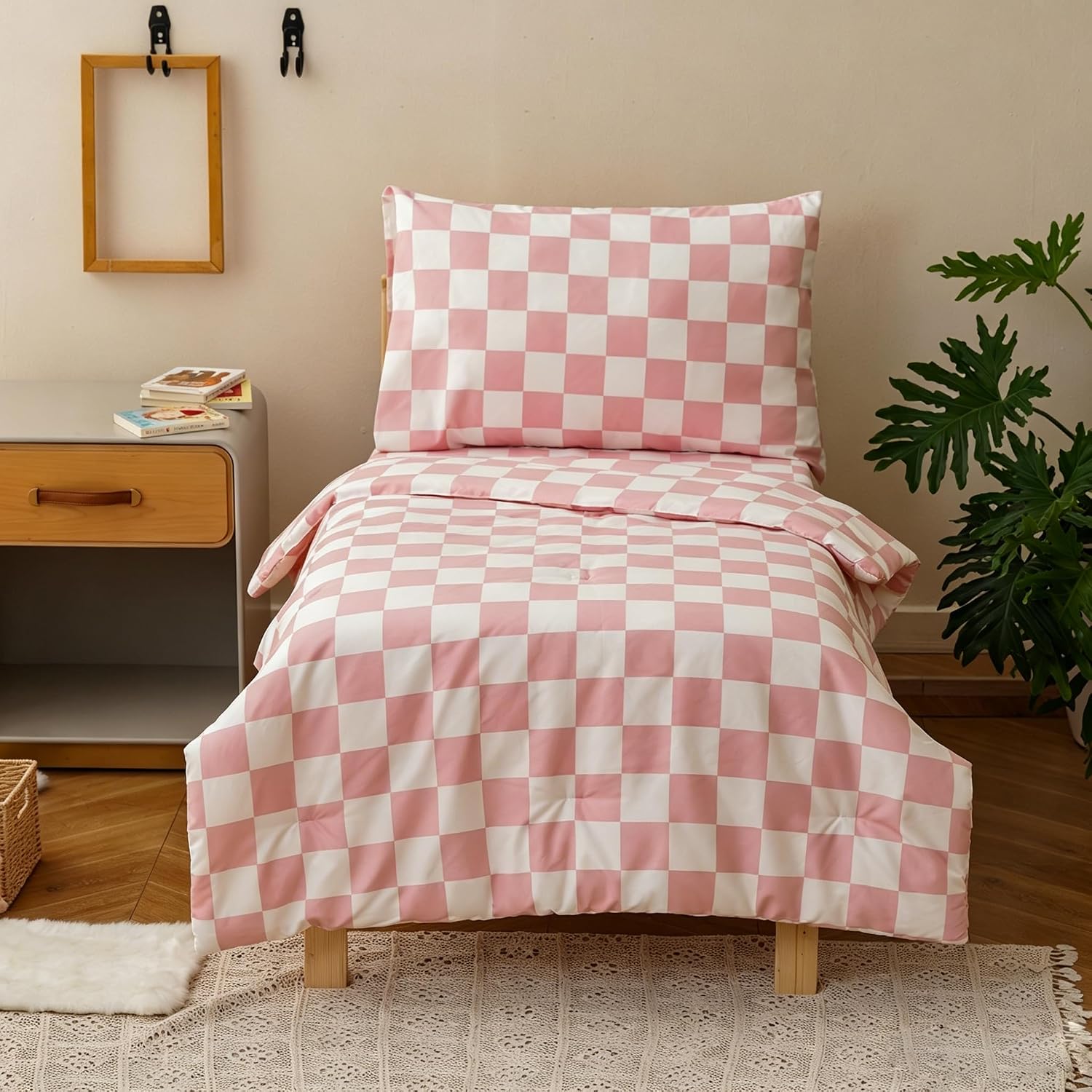 Pink White Checkered Toddler Bedding Set 4 Piece, Checkerboard Toddler Comforter Set for Girls, Soft Kids Bedding Includes Comforter, Fitted Sheet, Flat Sheet and Pillowcase
