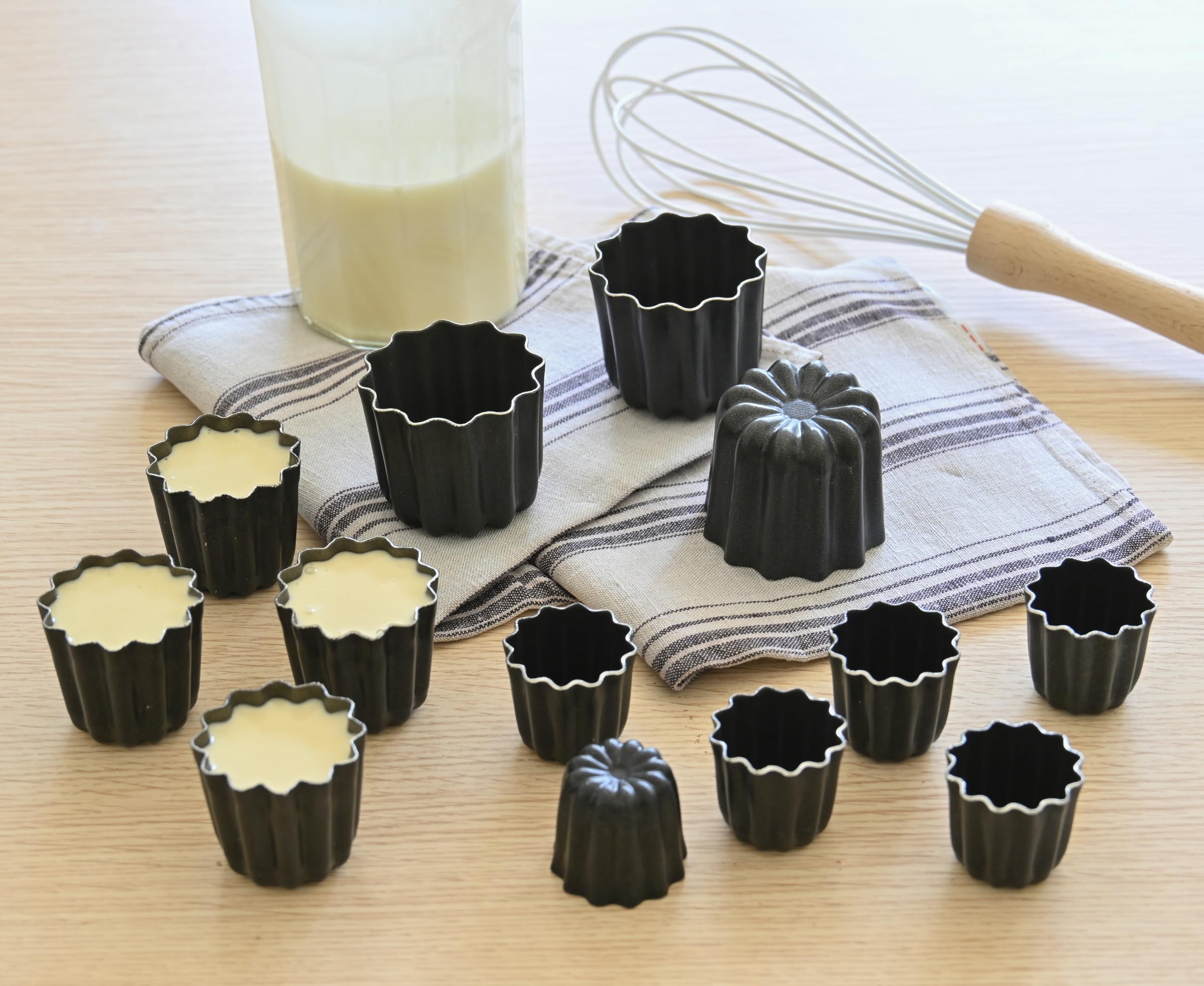 patisse 43014 - Lot de 4 Moules à Canelés Aluminium revêtu – Noir - Ø 4,5cm