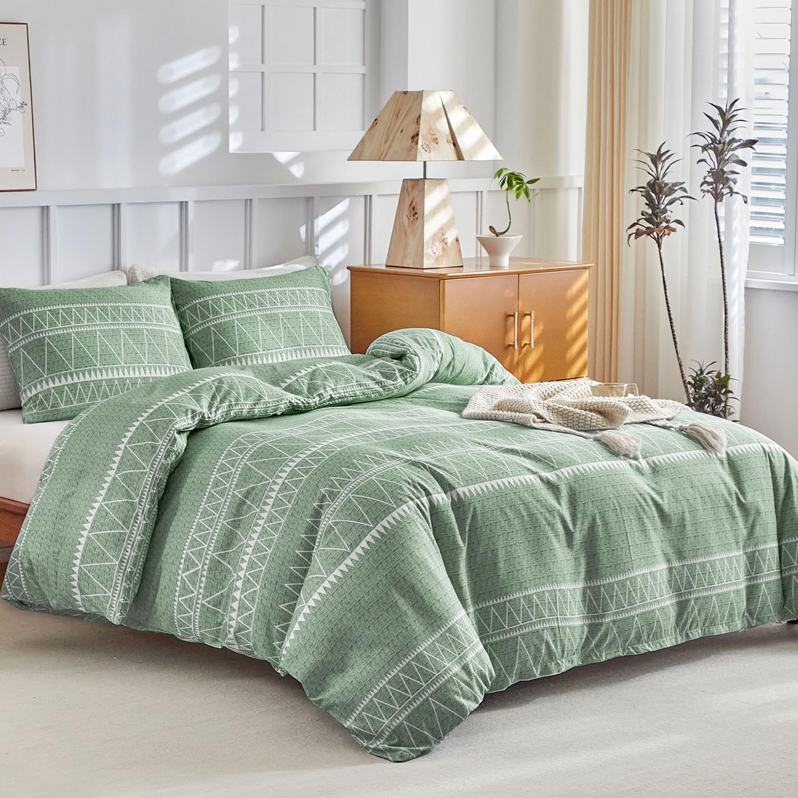 Lekesky 155 x 220 cm 2-Piece Bed Linen Set, Bohemian Style Microfibre Bed Linen Set, 1 x Duvet Cover with Zip (155 x 220 cm) + 1 x Pillowcase (80 x 80 cm), Green โ image 1
